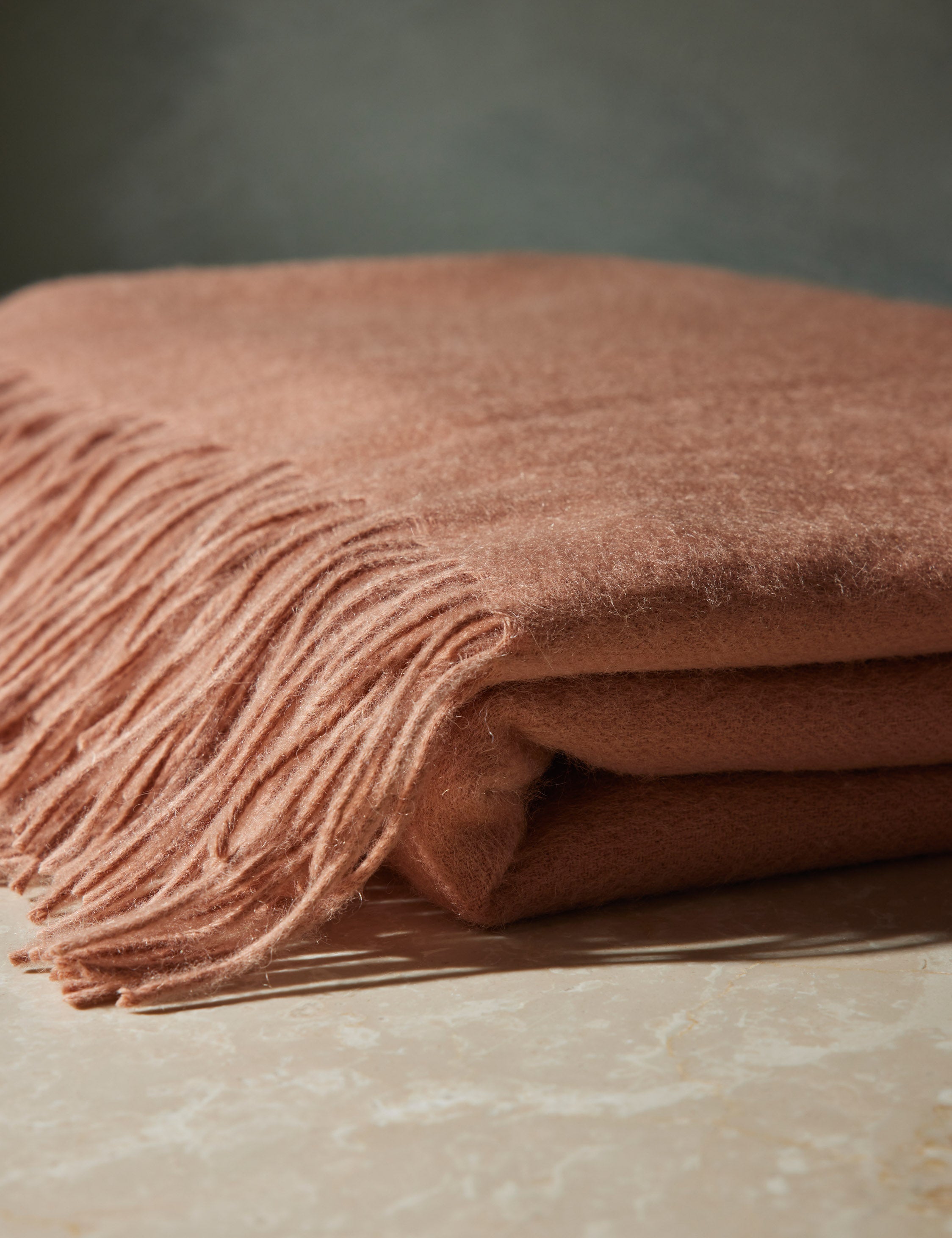 Bello Lambswool Throw | Hypoallergenic, Soft Natural Fiber
