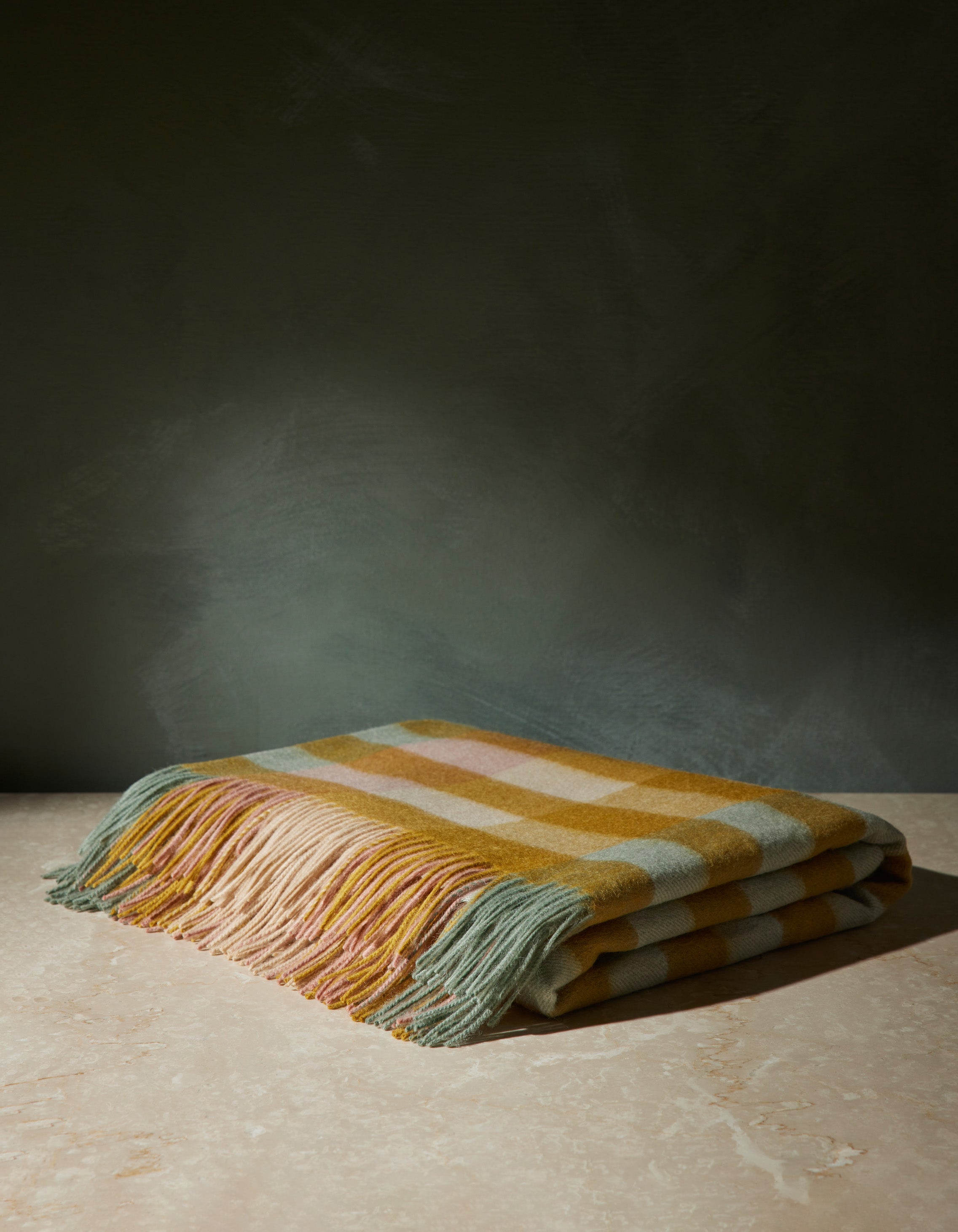 Bello Lambswool Throw | Hypoallergenic, Soft Natural Fiber