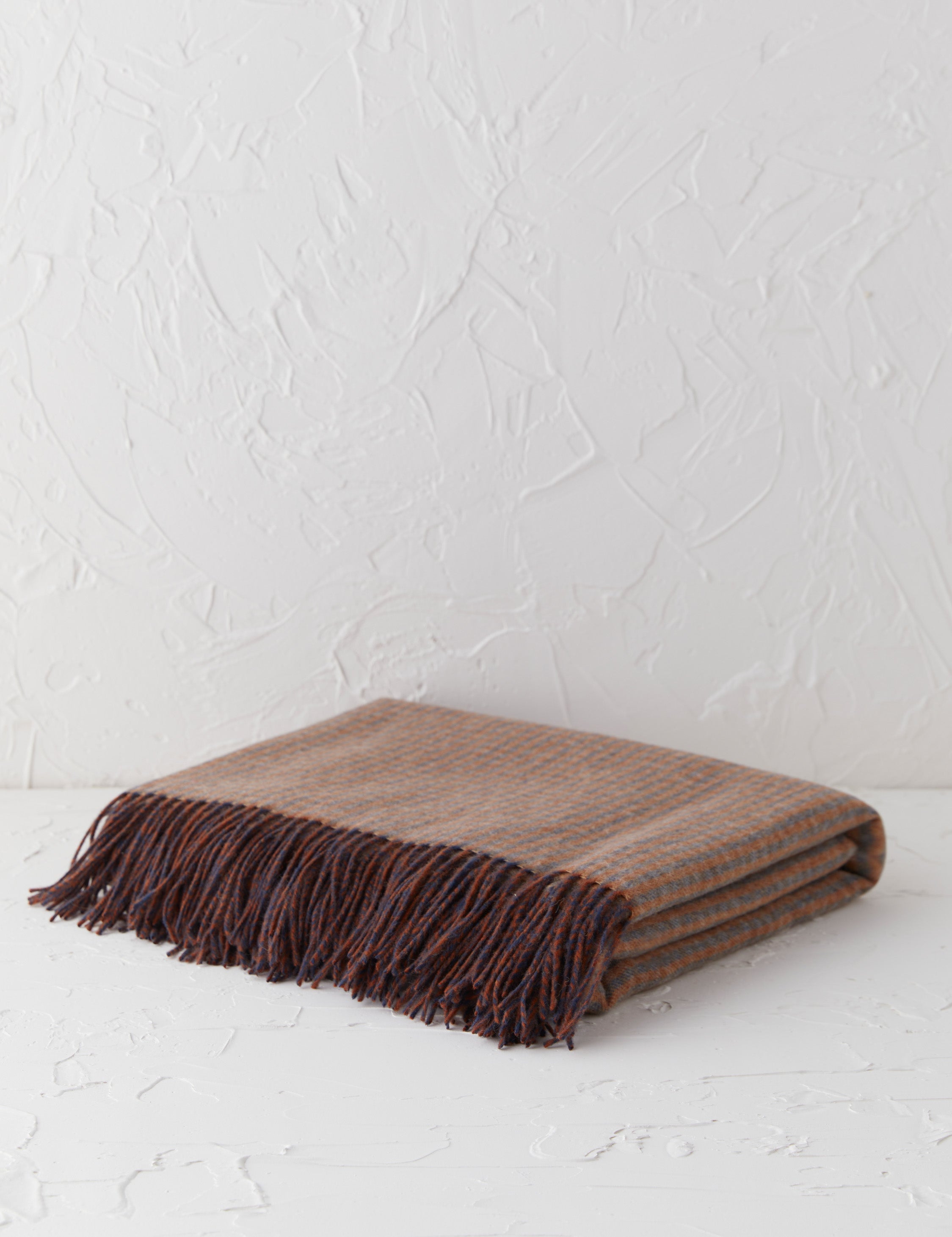 Luna Lambswool Throw | Soft, Hypoallergenic Natural Fiber
