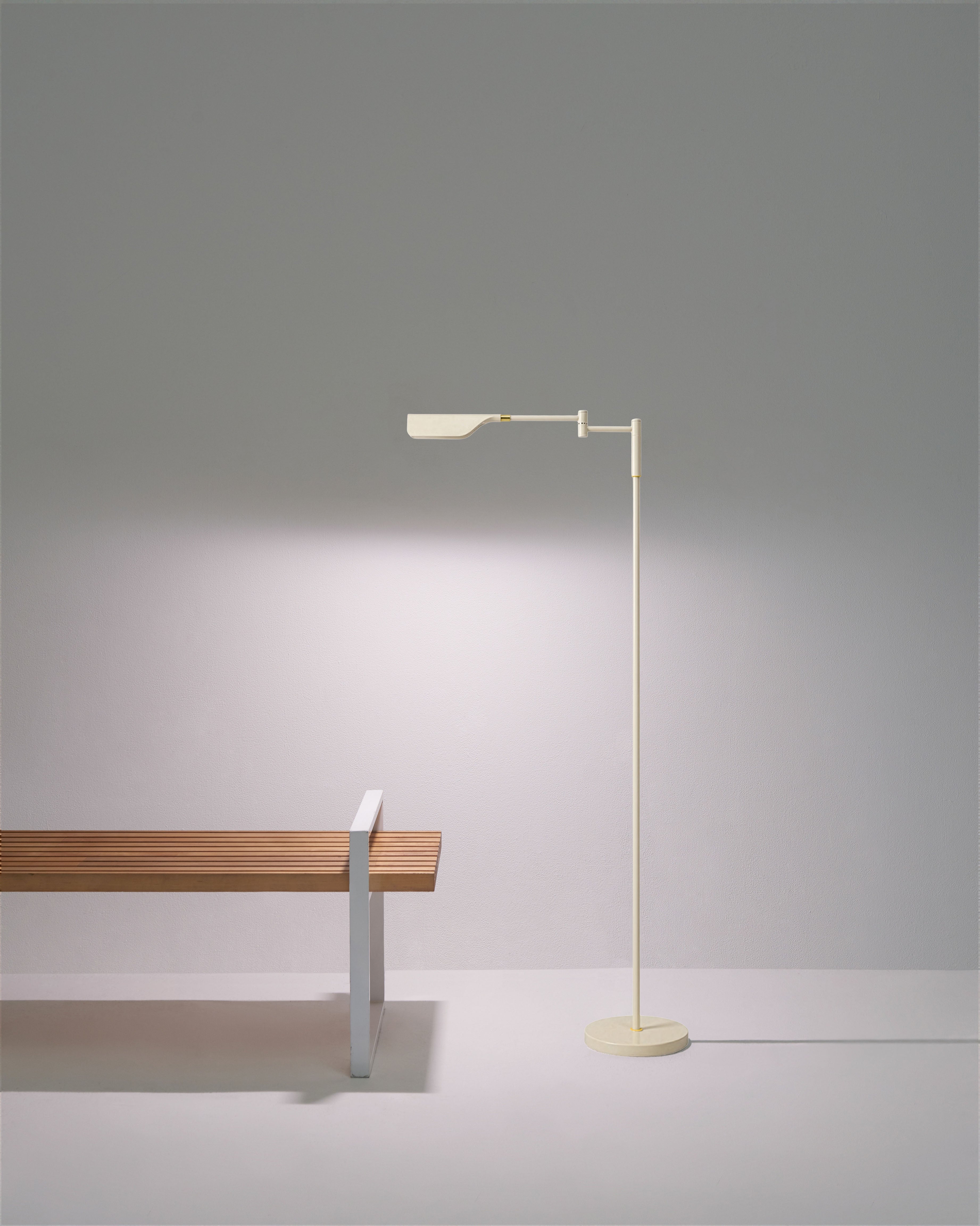 Luma Leaf Floor Lamp | LED, Three-Touch Dimmer