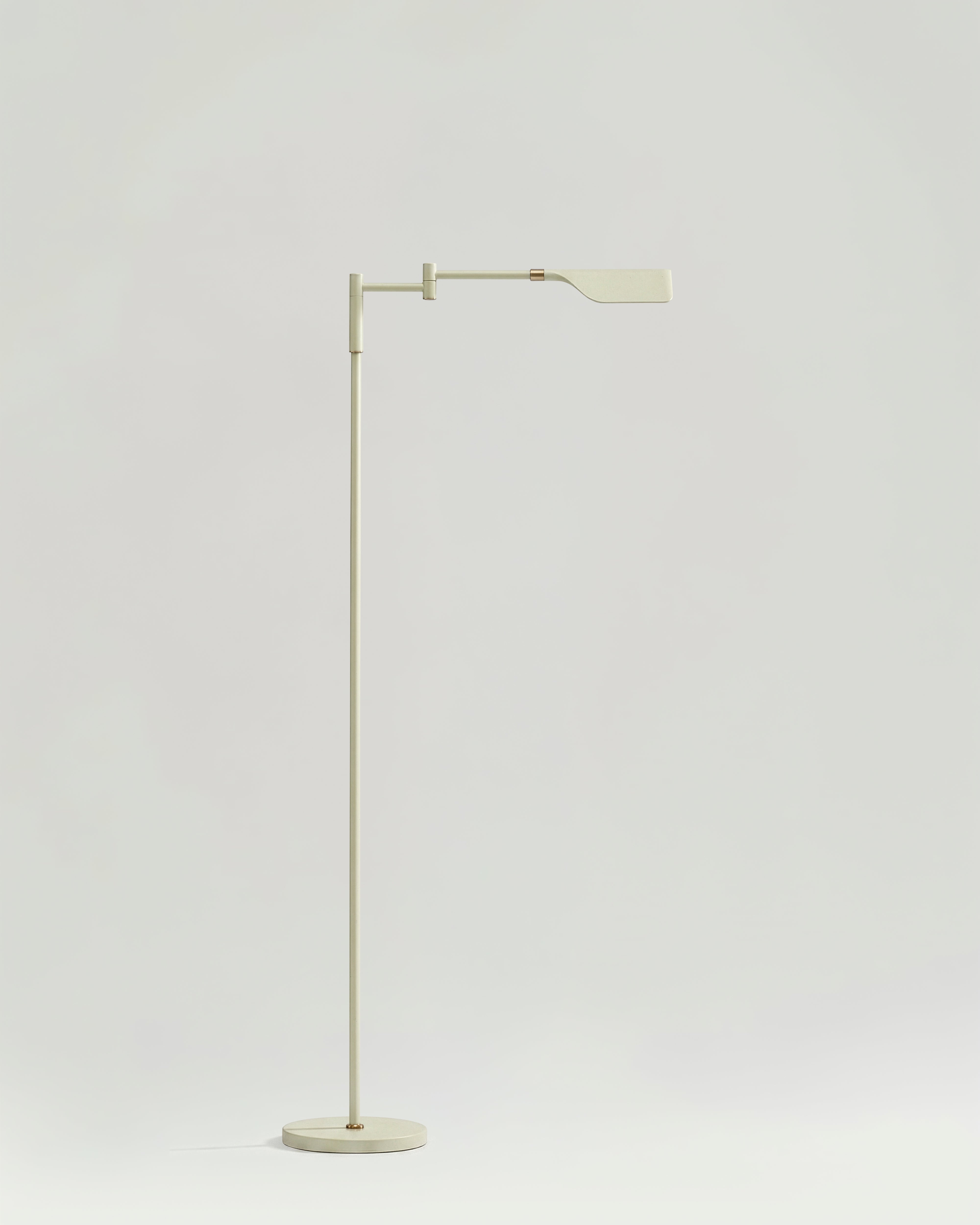 Luma Leaf Floor Lamp | LED, Three-Touch Dimmer