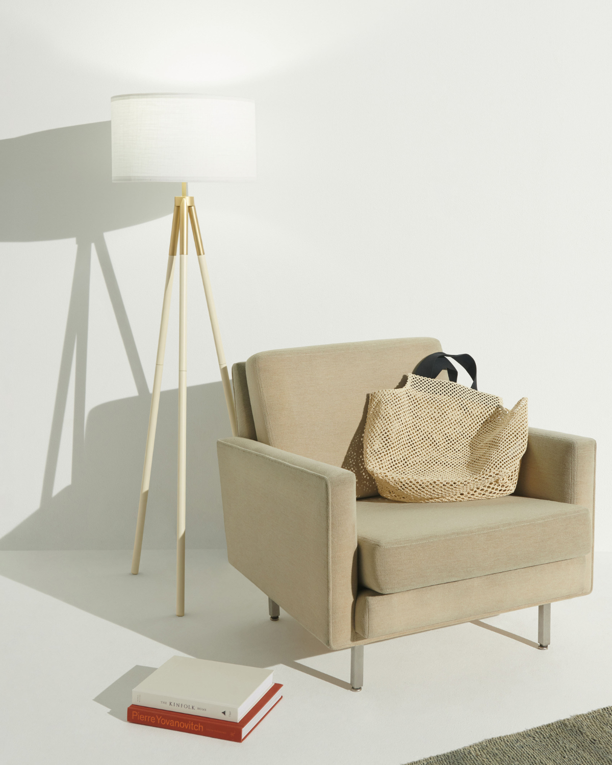 Luxe Floor Lamp | Black & Gold, Smart Home-Compatible