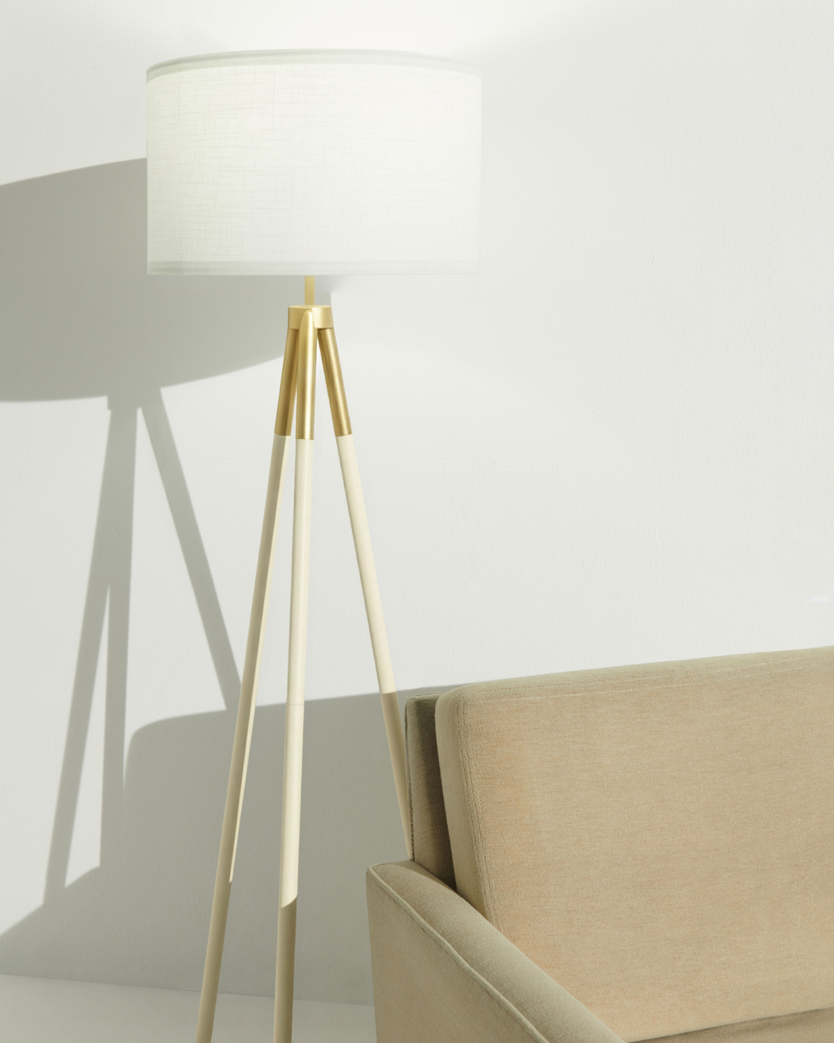 Luxe Floor Lamp | Black & Gold, Smart Home-Compatible