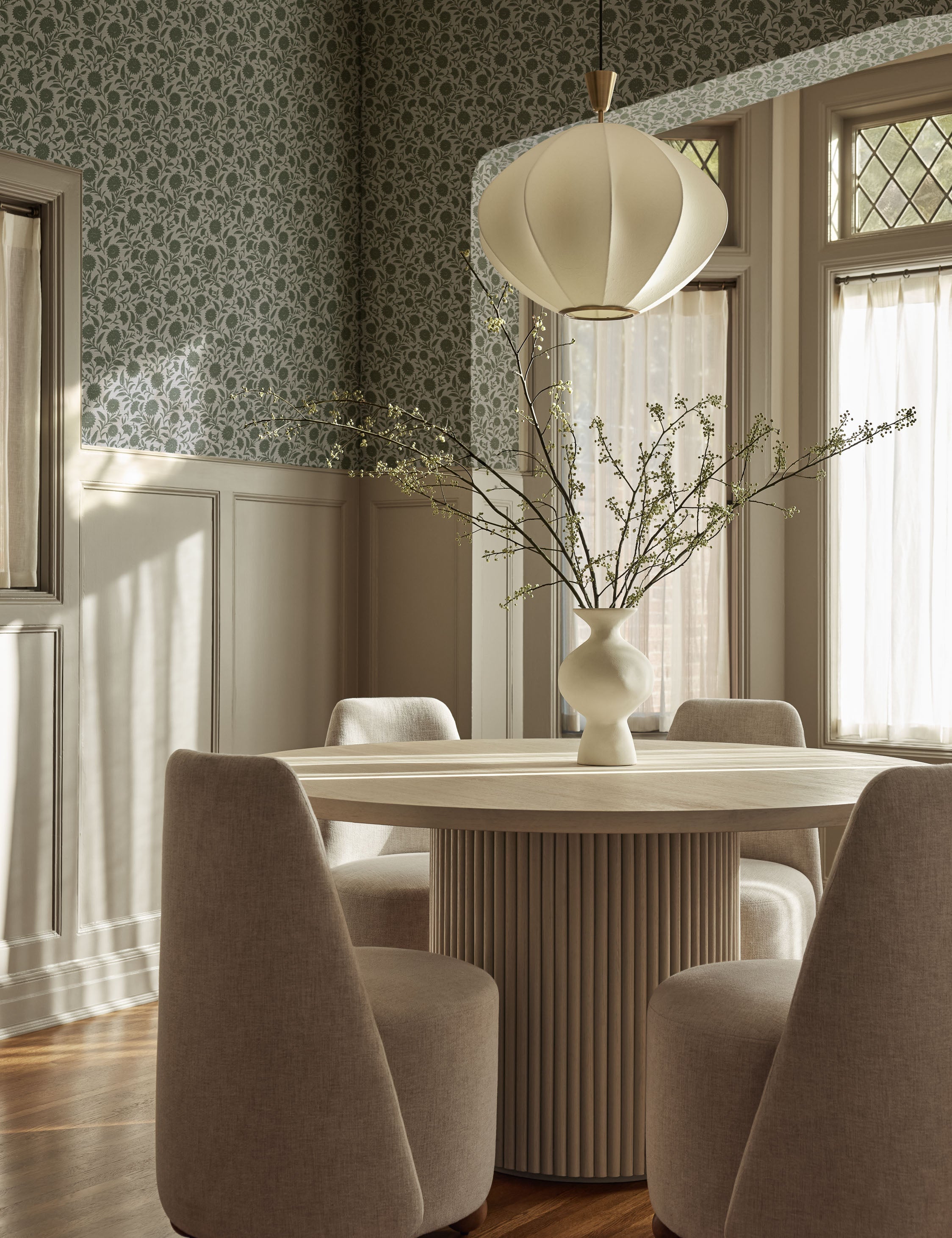 Riviera Round Dining Table | Fluted Base, Solid Wood