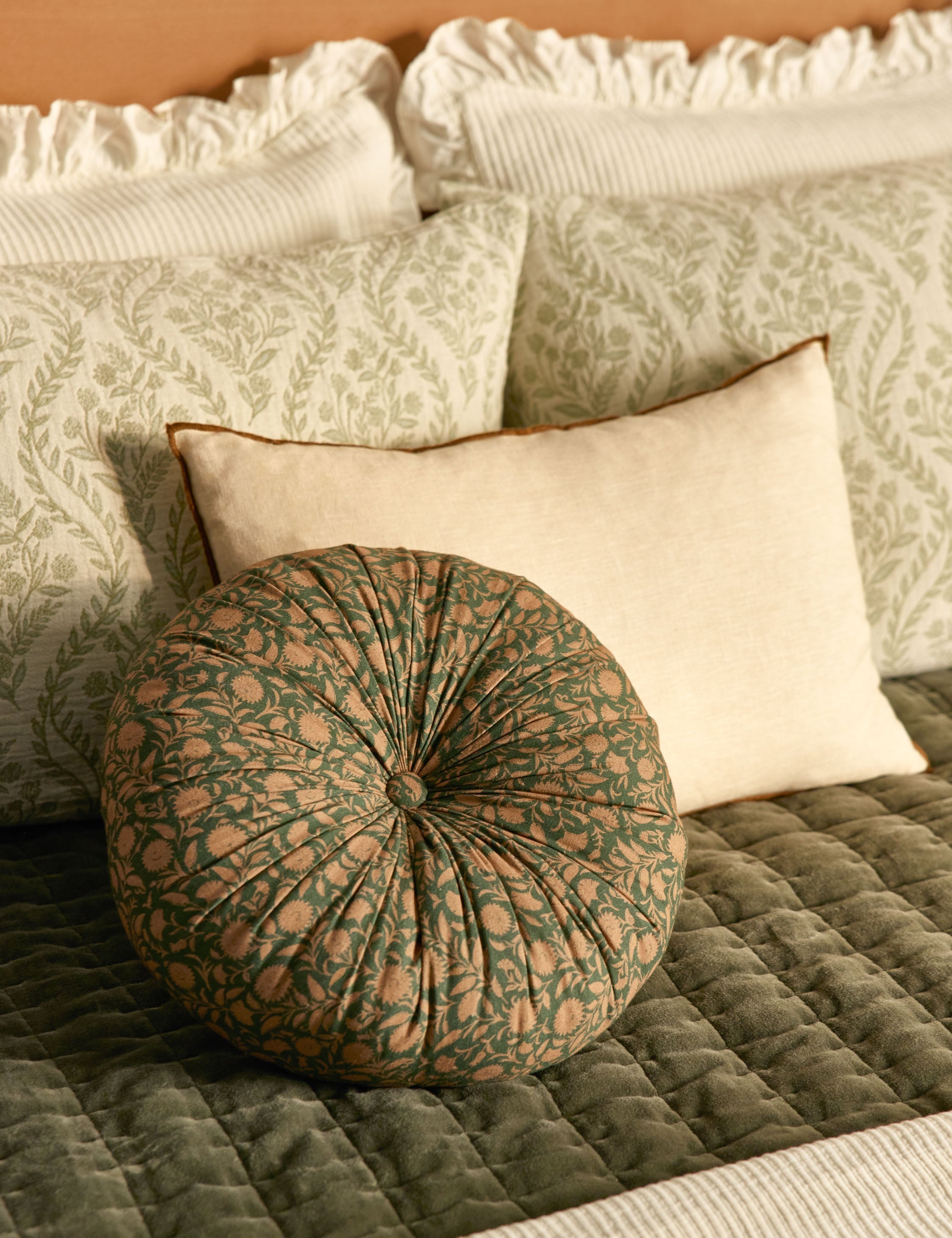 Cleo Linen Pillow | Contrast Piping, Two-Tone Design
