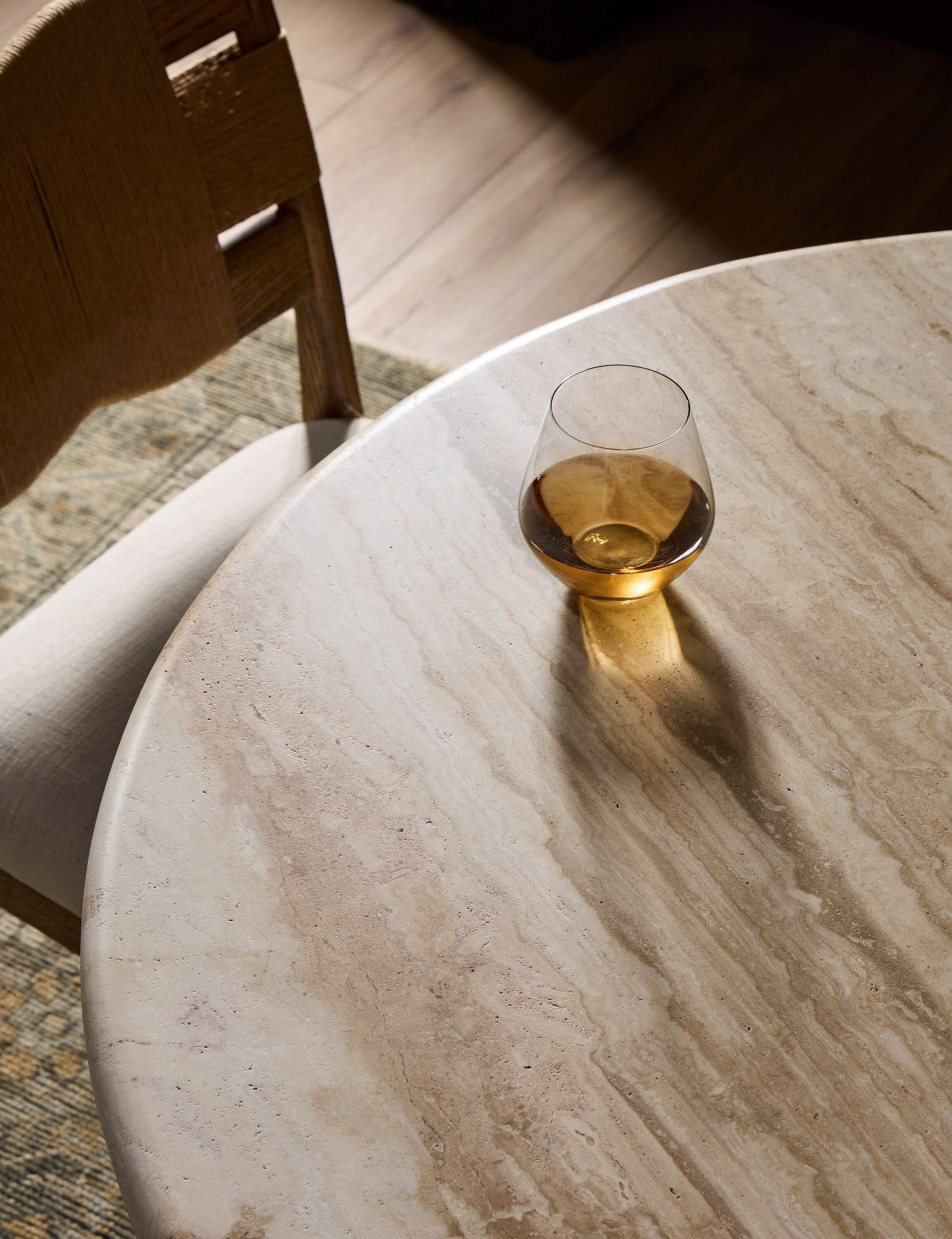 Fino Round Dining Table | Sculpted Pedestal, Elegant Curves