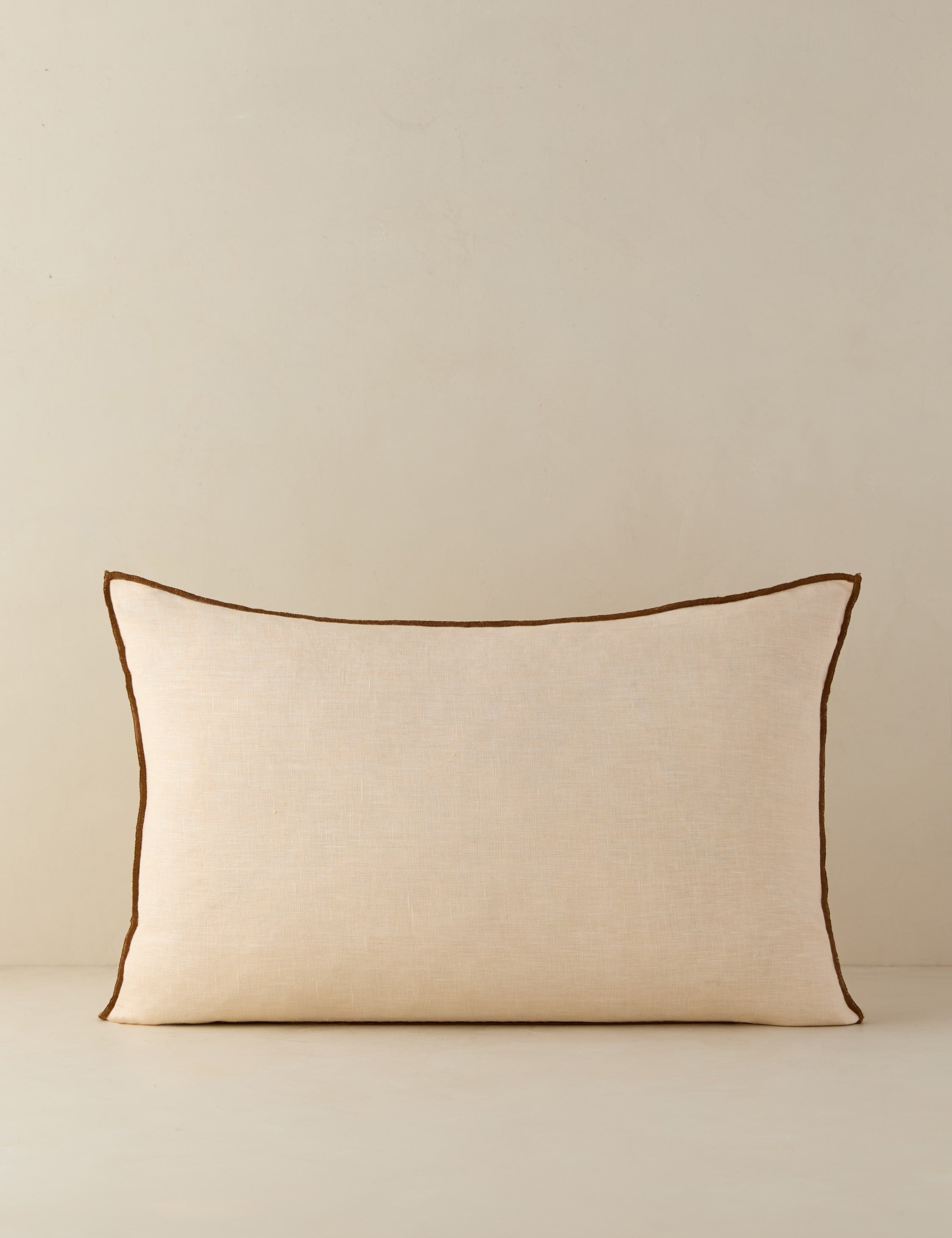 Cleo Linen Pillow | Contrast Piping, Two-Tone Design