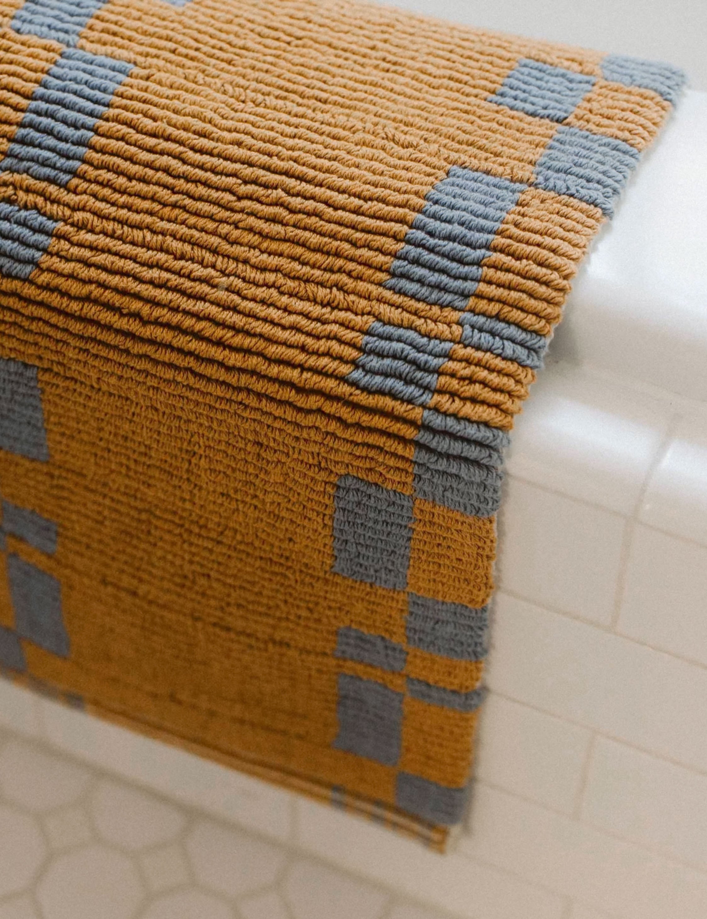 Bela Bath Mat | Handmade, Absorbent Cotton