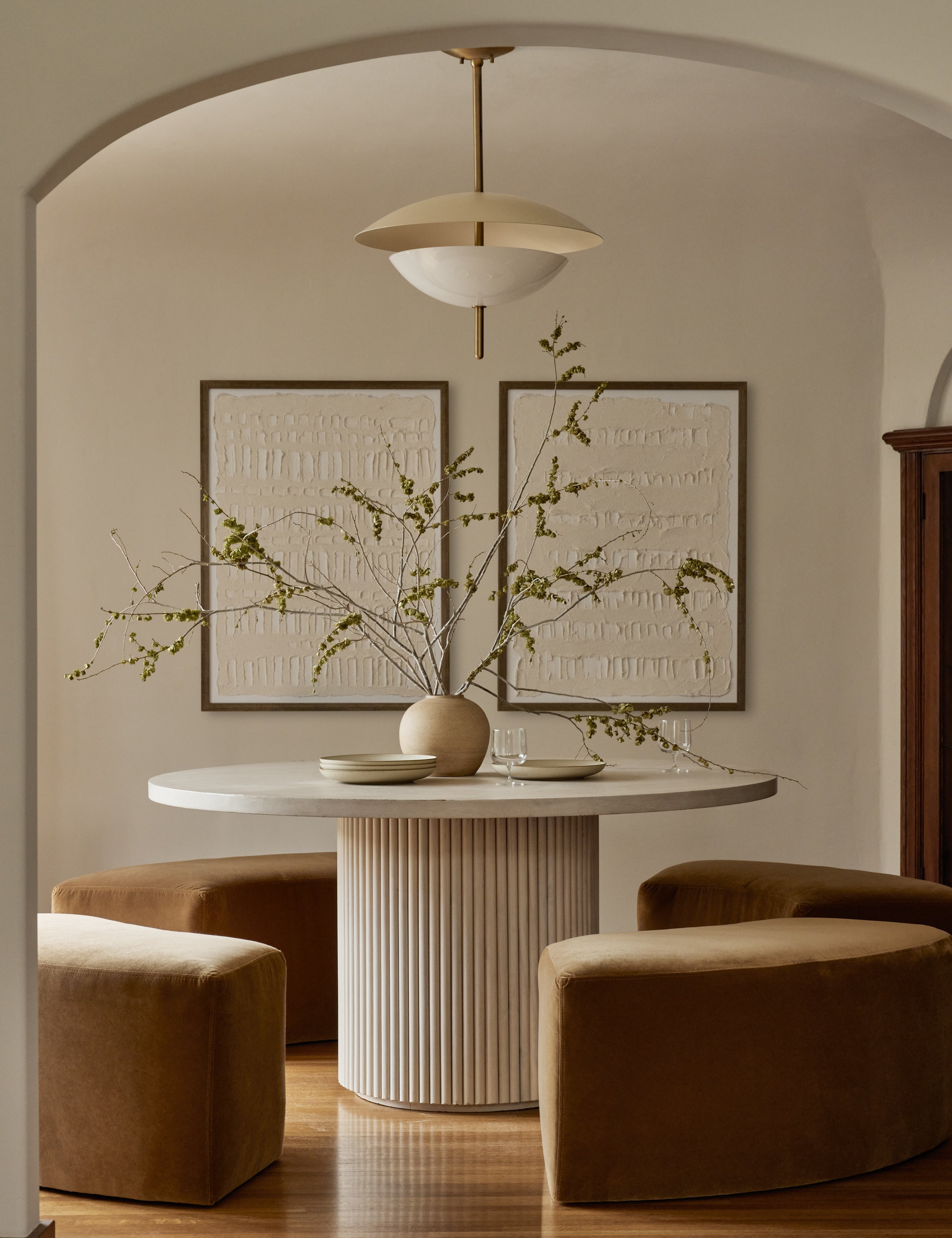 Riviera Round Dining Table | Fluted Base, Solid Wood