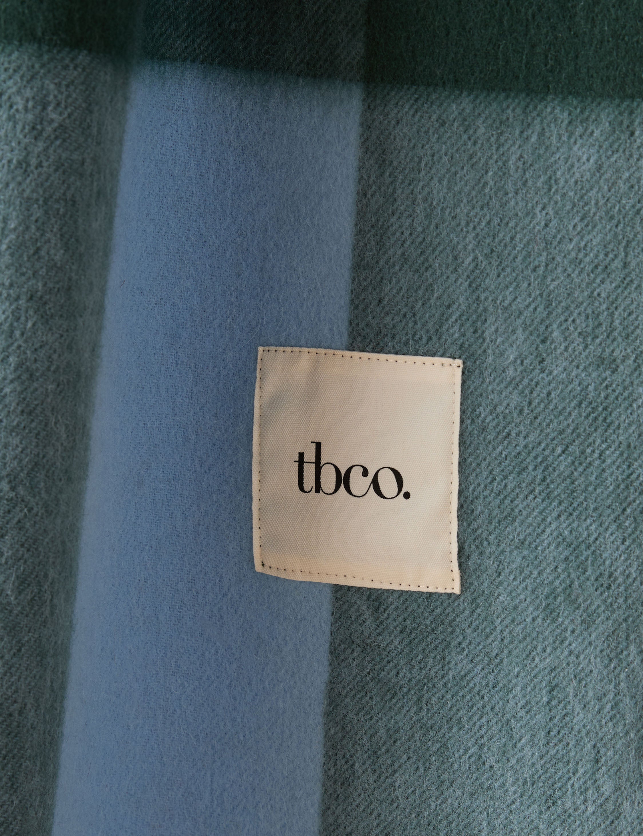 Luna Lambswool Throw | Soft, Hypoallergenic Natural Fiber
