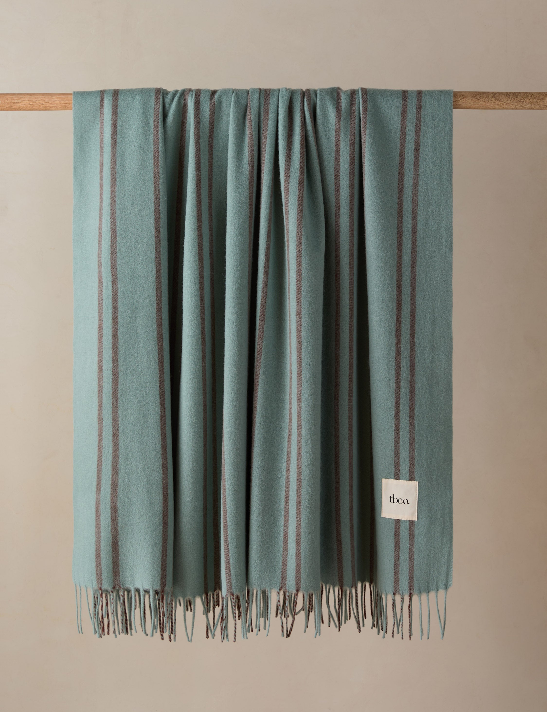 Bello Lambswool Throw | Hypoallergenic, Soft Natural Fiber