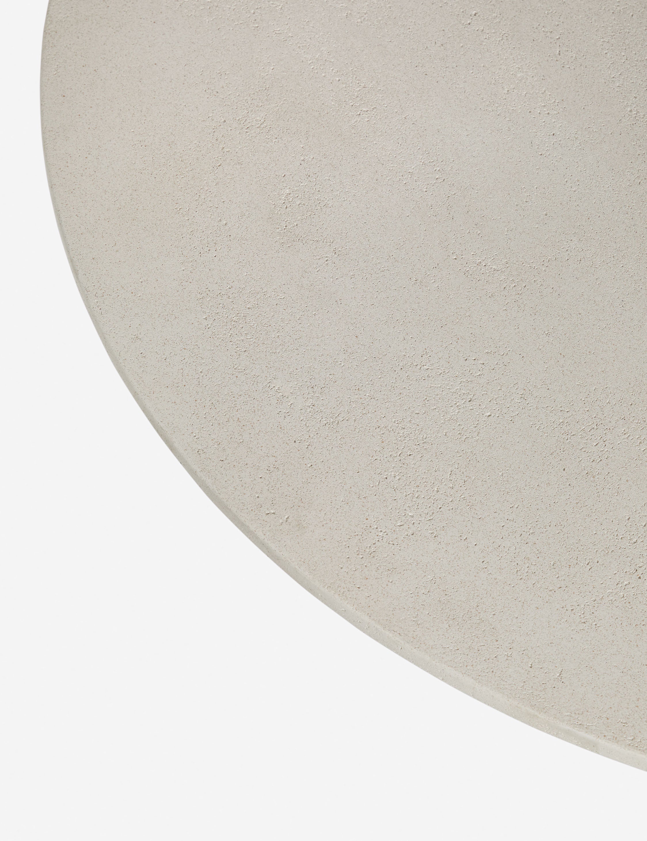 Luno Round Dining Table | Durable Concrete, Fluted Pedestal Base