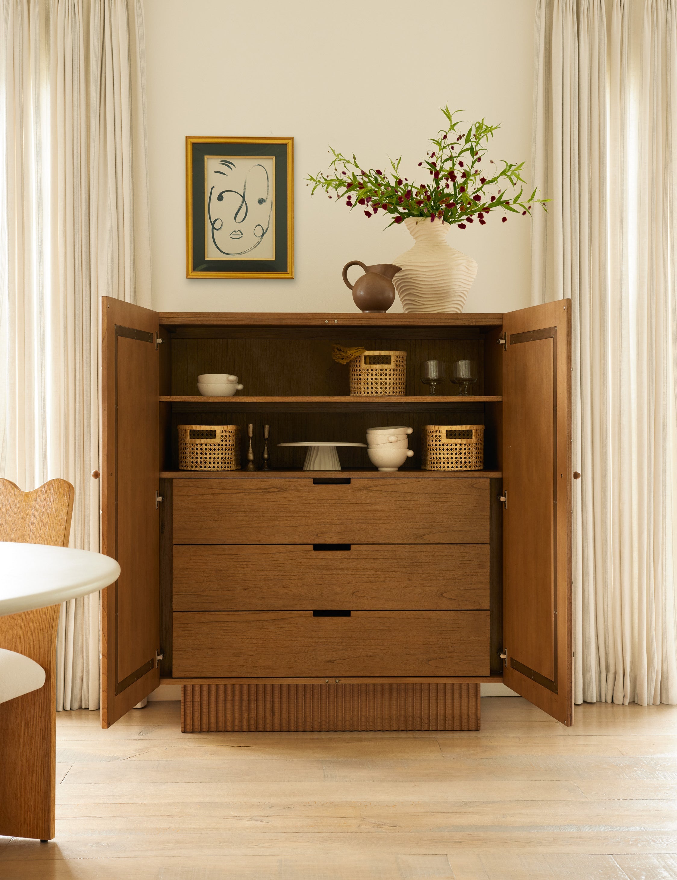 Bela Cane Basket | Flat-Back Design, Front-Facing Handle