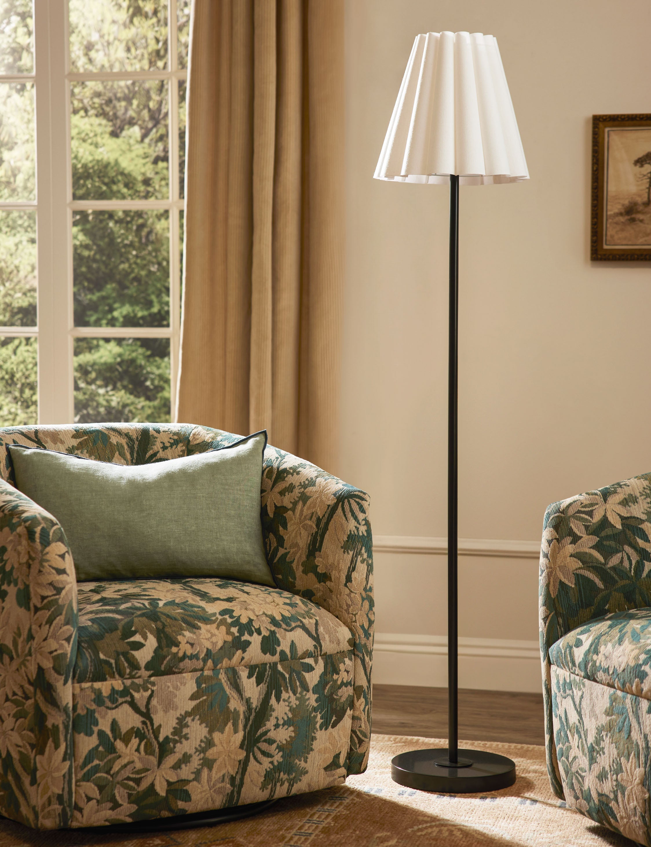 Carys Linen Pillow | Contrast Piping, Two-Tone Design