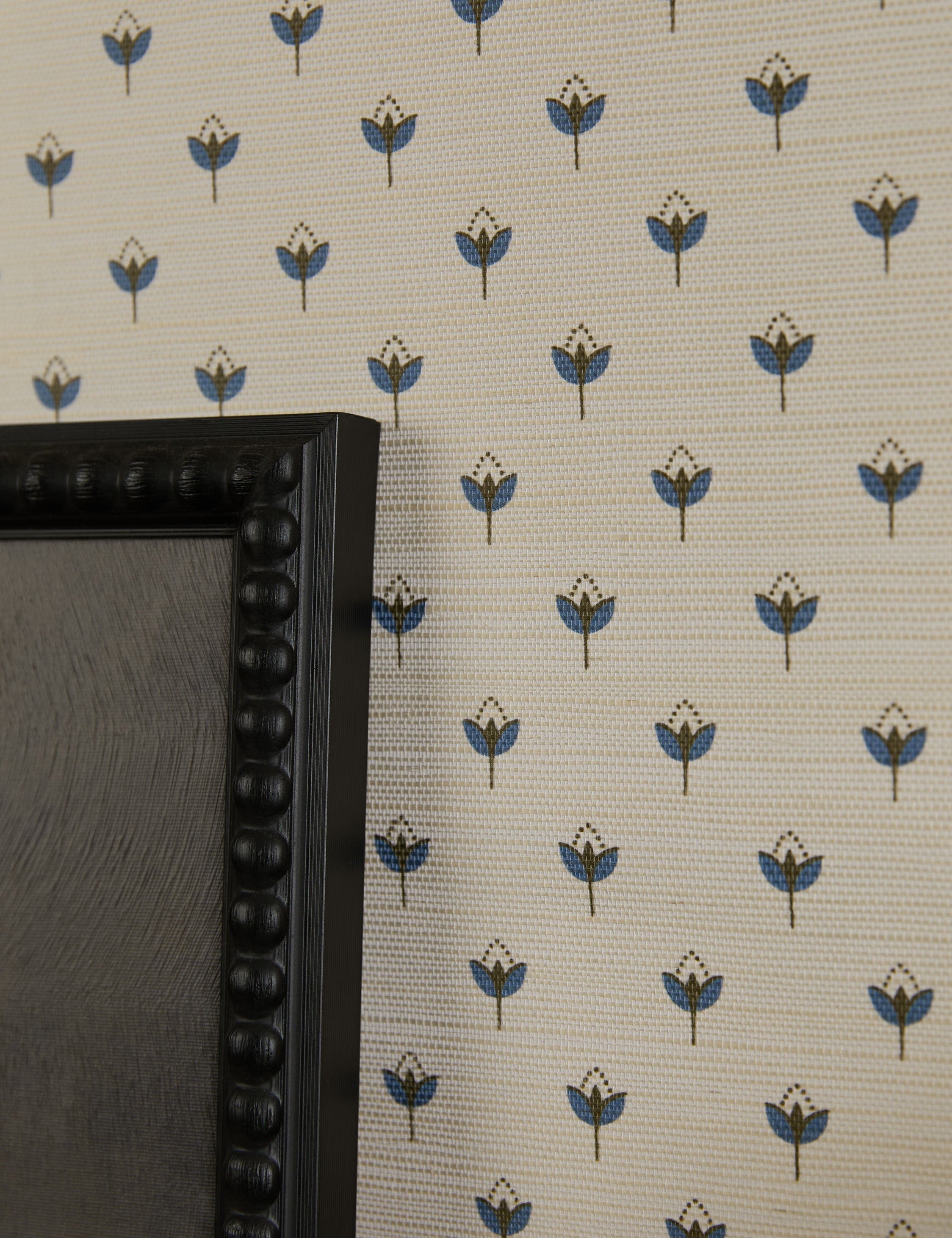Pivo Grasscloth Wallpaper | Woven Texture, Minimal Floral Motif