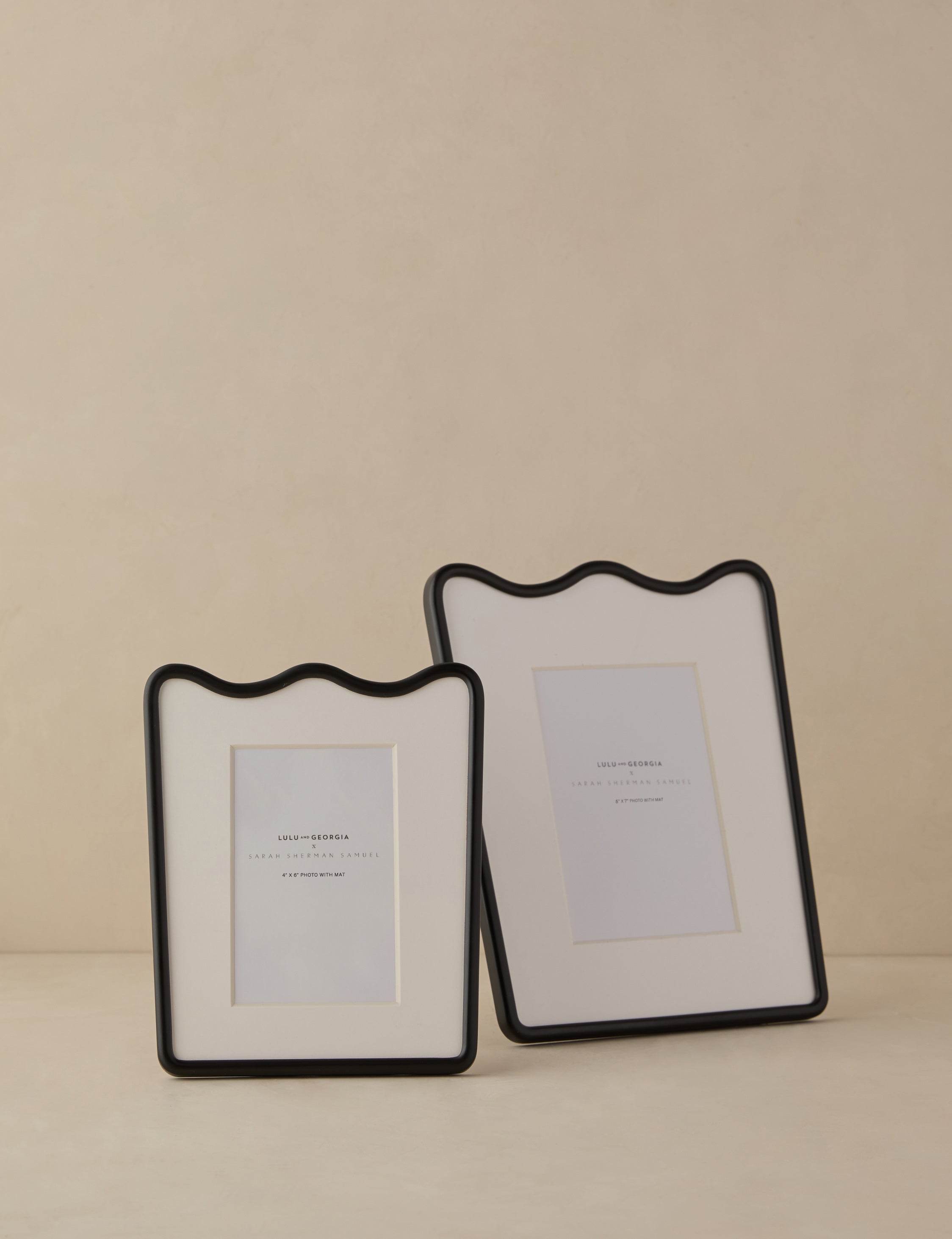 Rook Picture Frame | Chic Wavy Silhouette, Exclusive Design