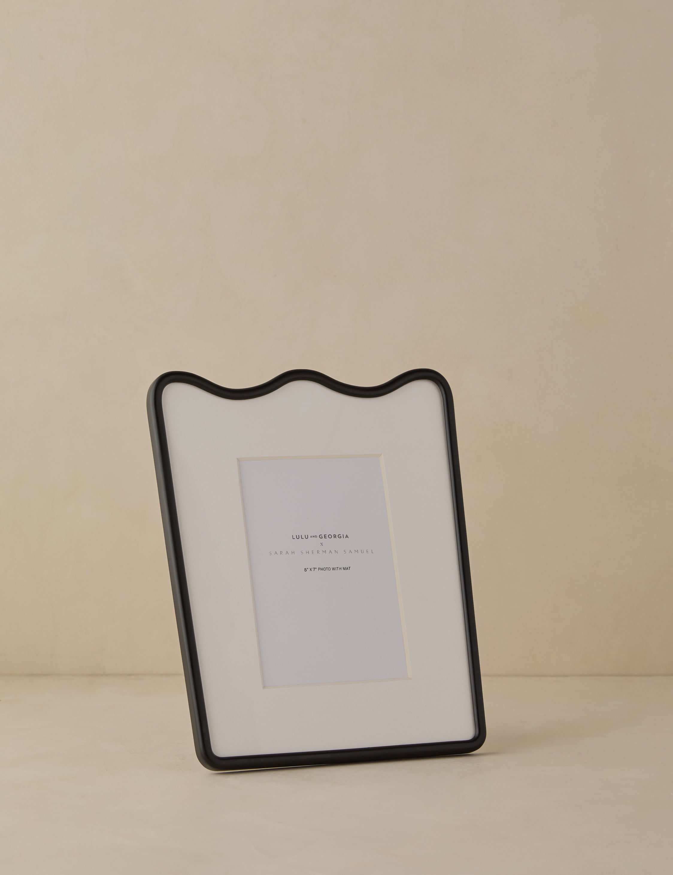 Rook Picture Frame | Chic Wavy Silhouette, Exclusive Design