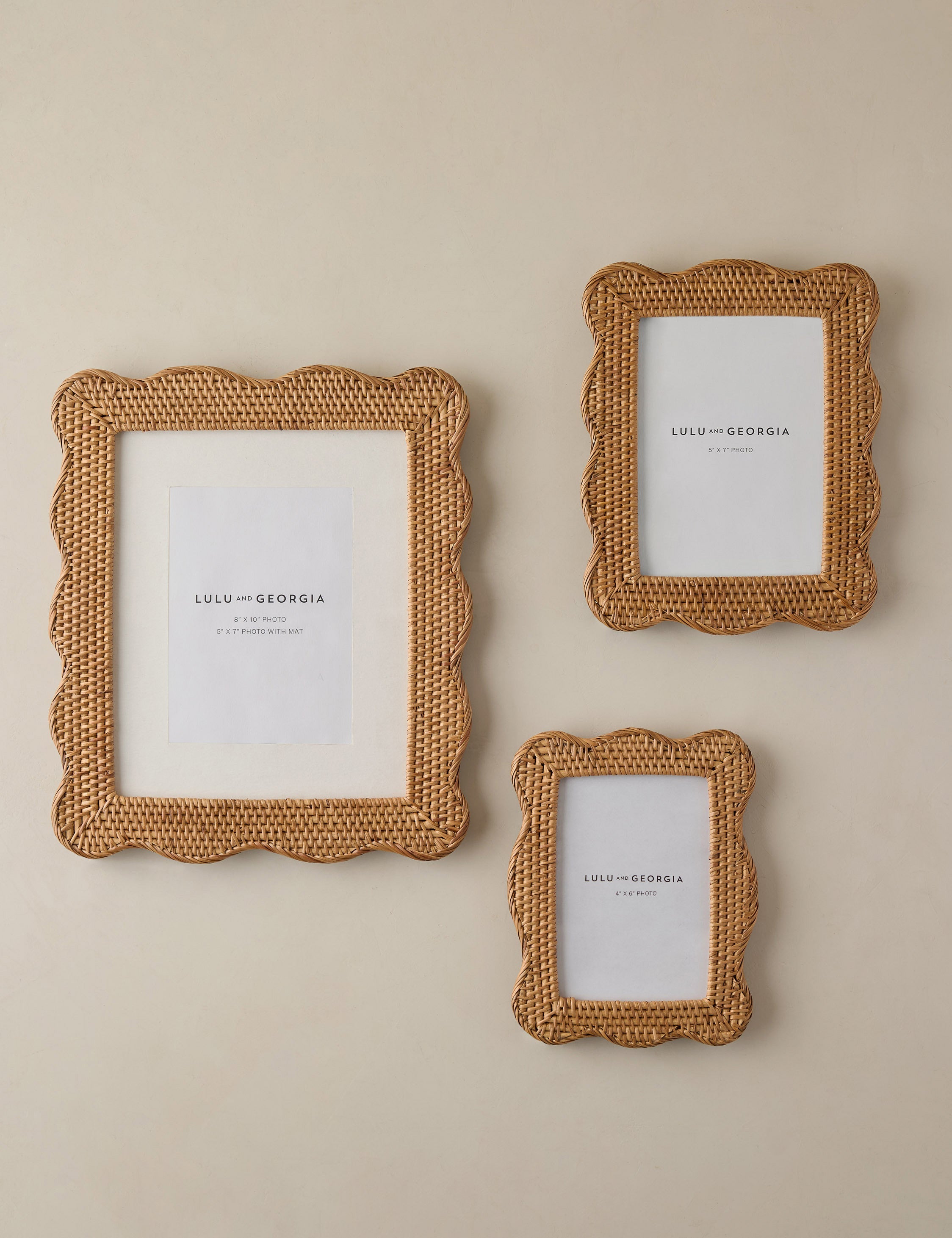 Bela Rattan Picture Frame | Artisanal Finish, Scalloped Design