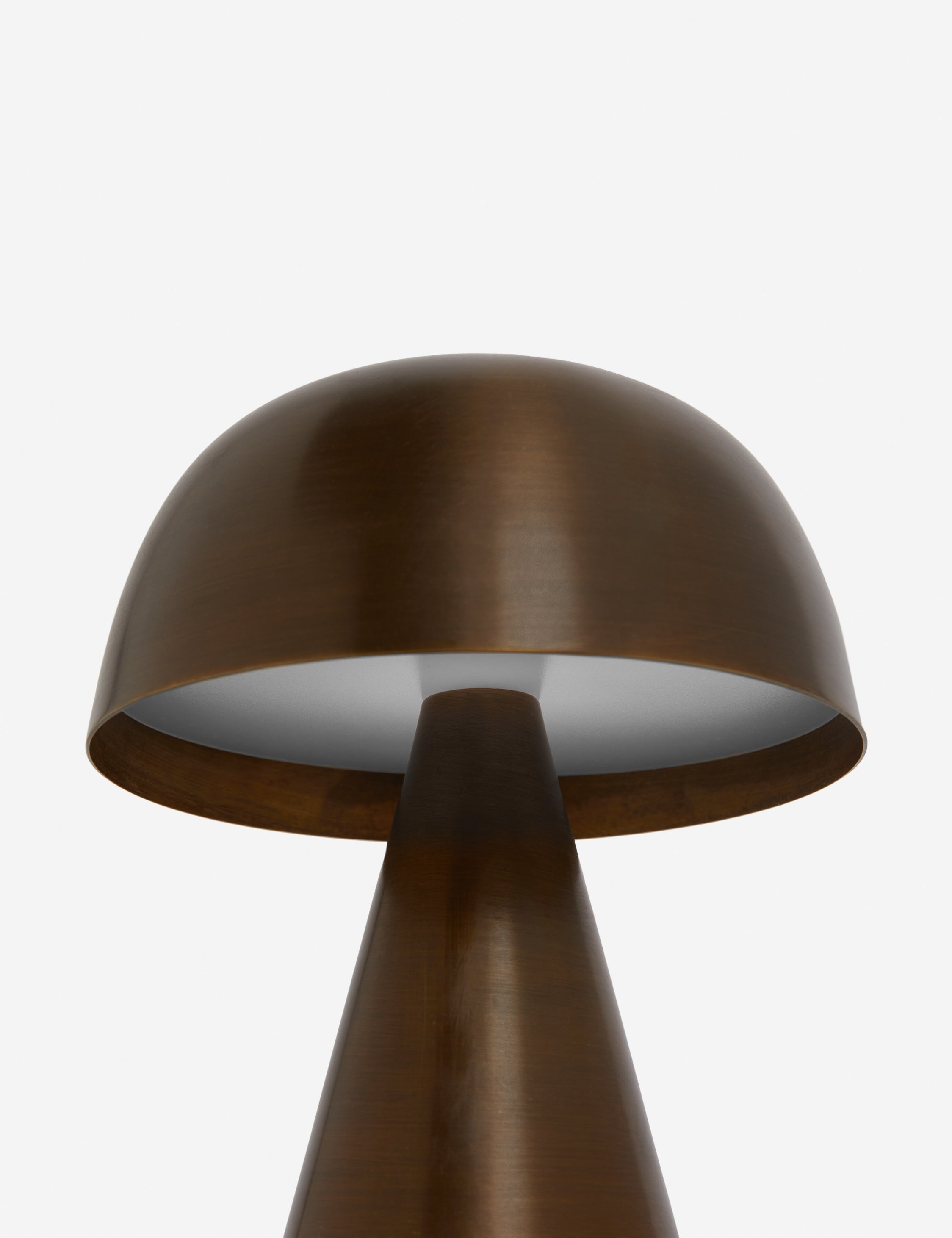 Wynter Cordless Table Lamp | Sleek, Portable Design
