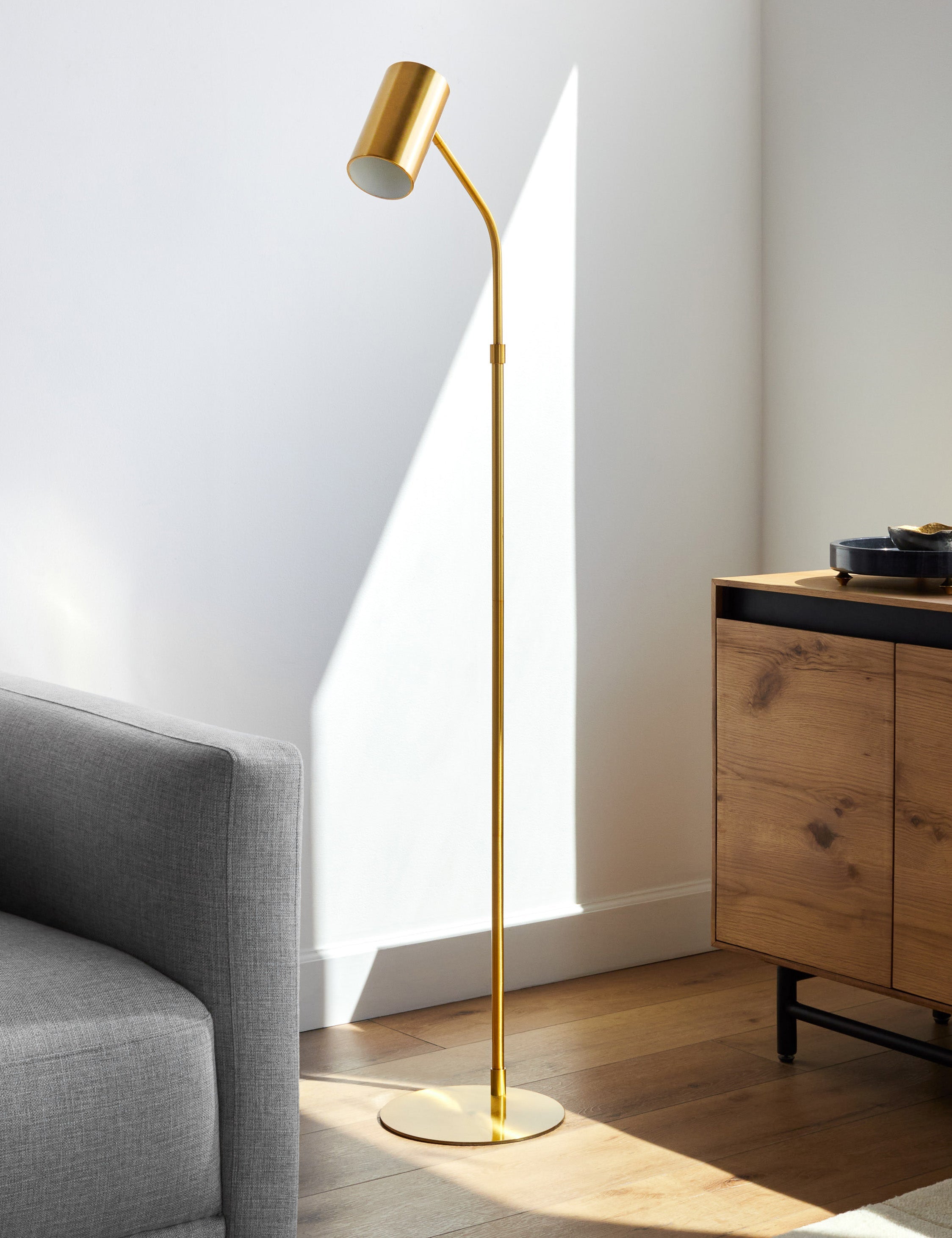 Bela Floor Lamp | Metal Cylinder, Modern Design