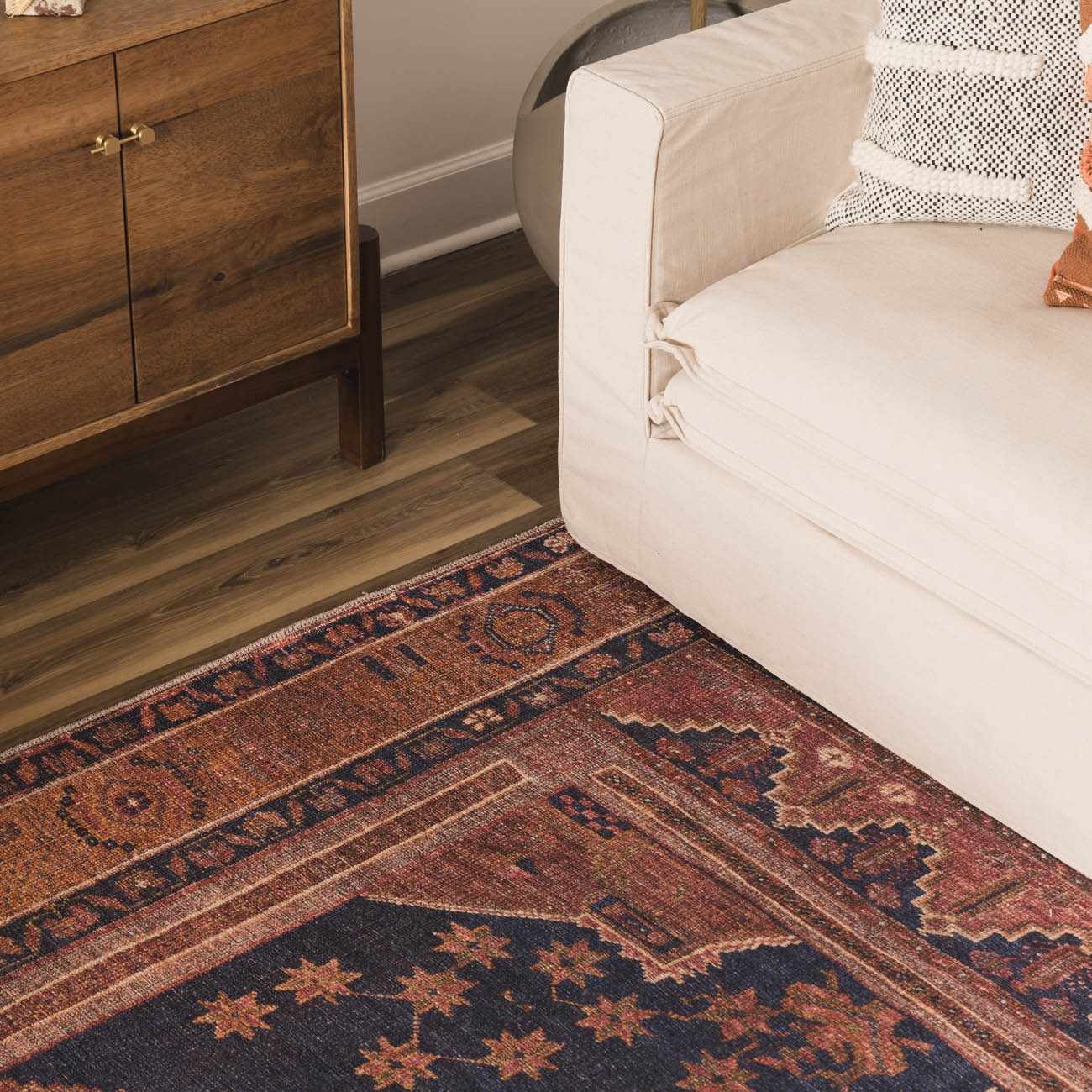 Brielle Vintage Flat Pile Rug  Machine Washable, 100% Polyester