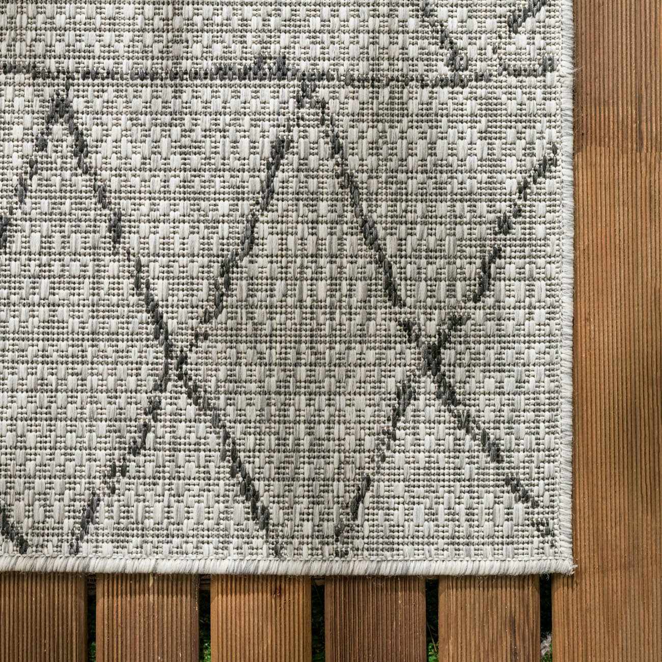 Bristol Outdoor Rug  Machine Woven  100% Polypropylene