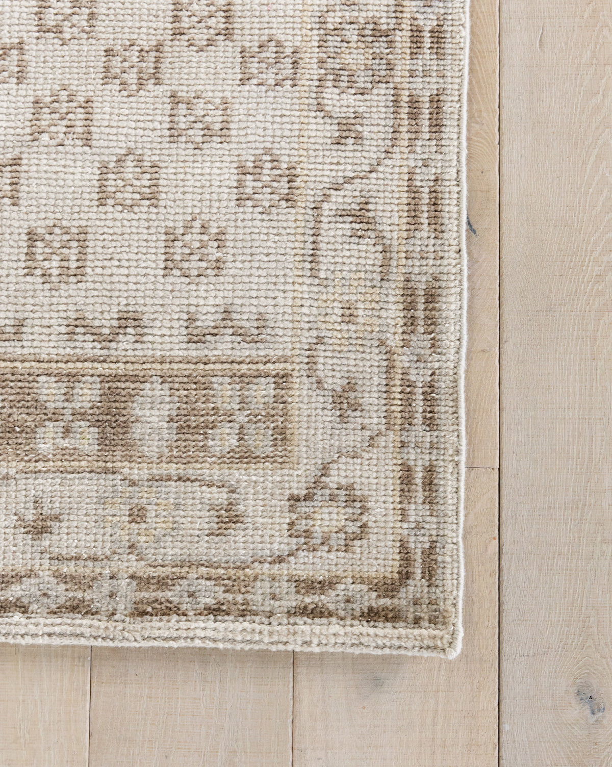 Bela Hand-Knotted Wool Rug  Durable, Neutral Hues