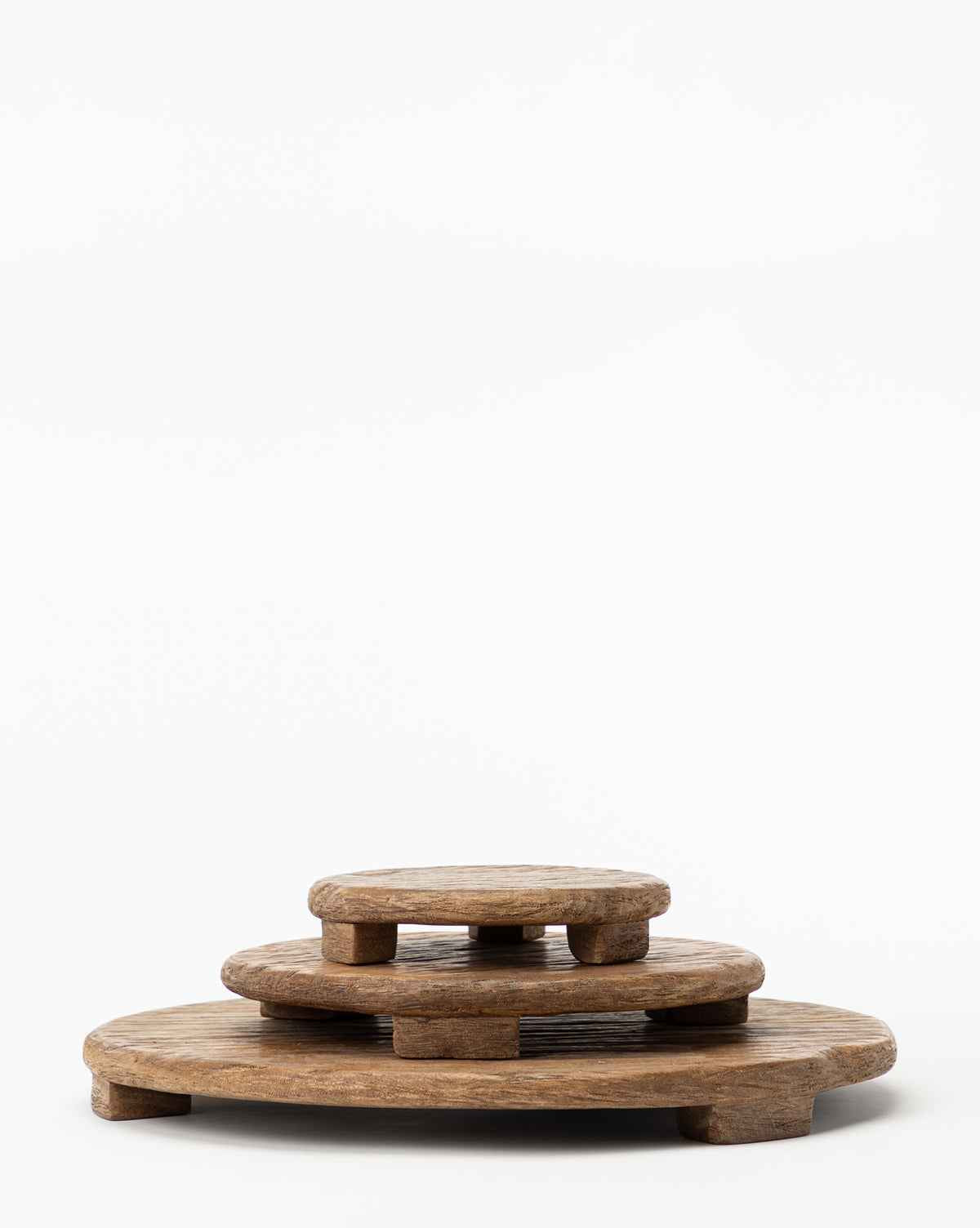 Mira Wood Carved Pedestal  Mango Wood Construction