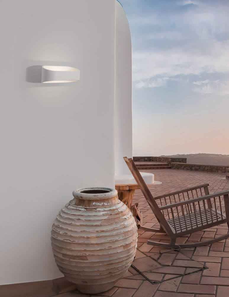 Milo LED Outdoor Wall Light | 9W, 3000K Warm White, IP54