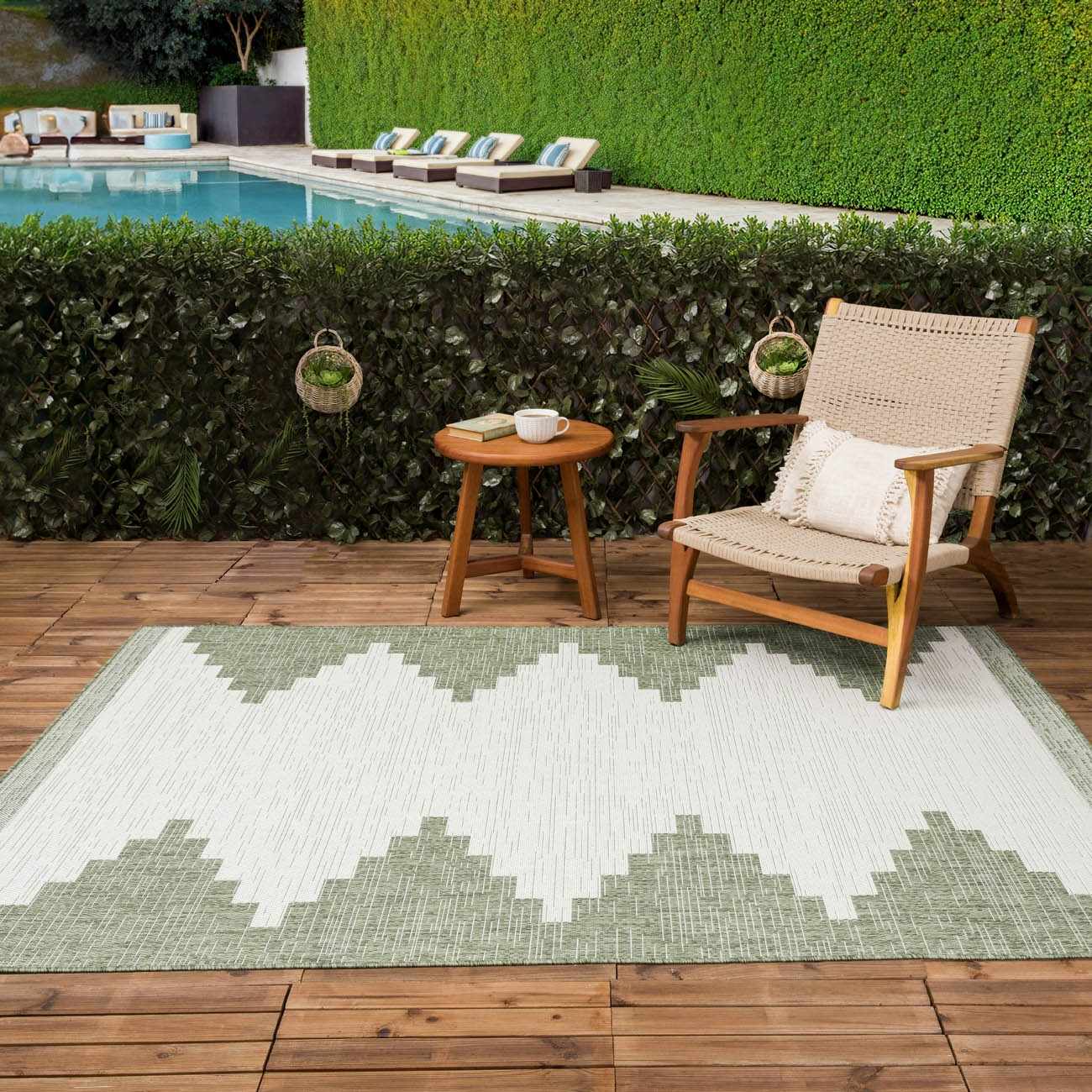 Dune Outdoor Rug  Aztec Pattern, 100% Polypropylene