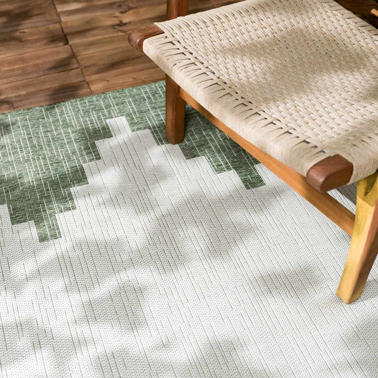 Dune Outdoor Rug  Aztec Pattern, 100% Polypropylene
