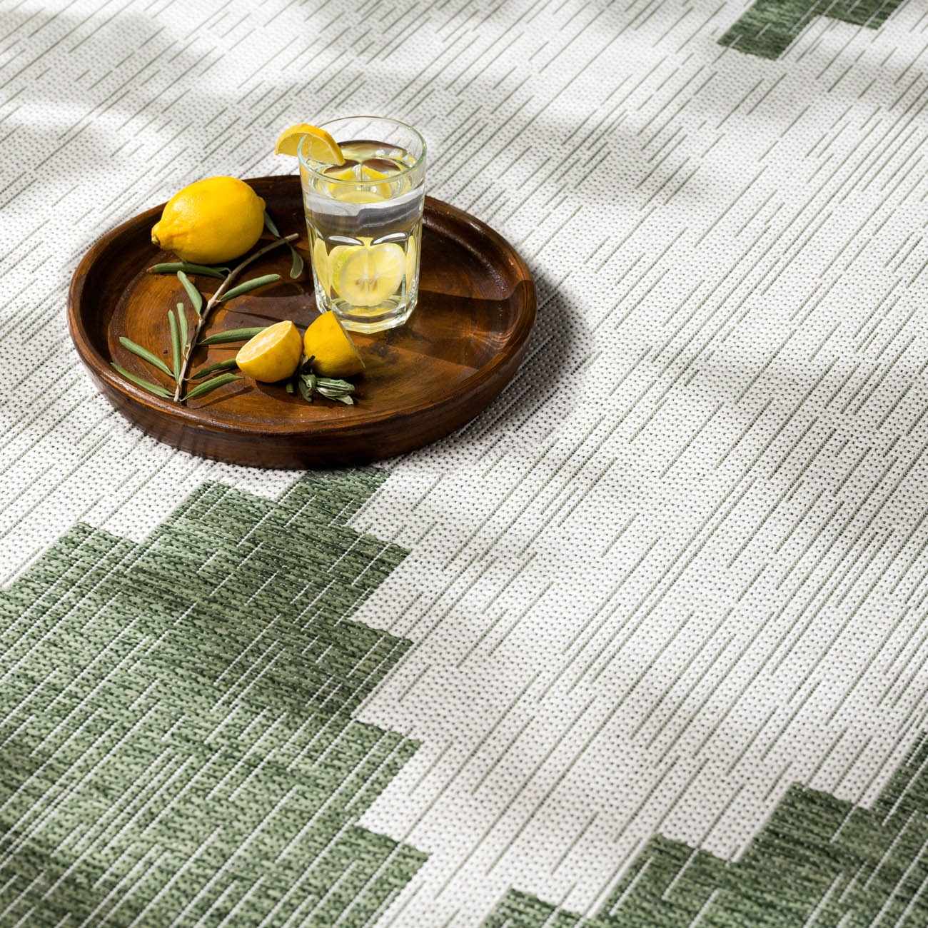 Dune Outdoor Rug  Aztec Pattern, 100% Polypropylene