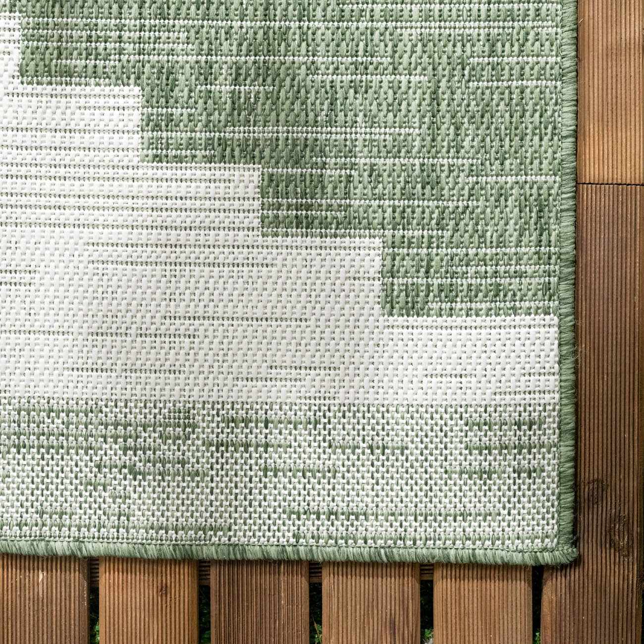 Dune Outdoor Rug  Aztec Pattern, 100% Polypropylene