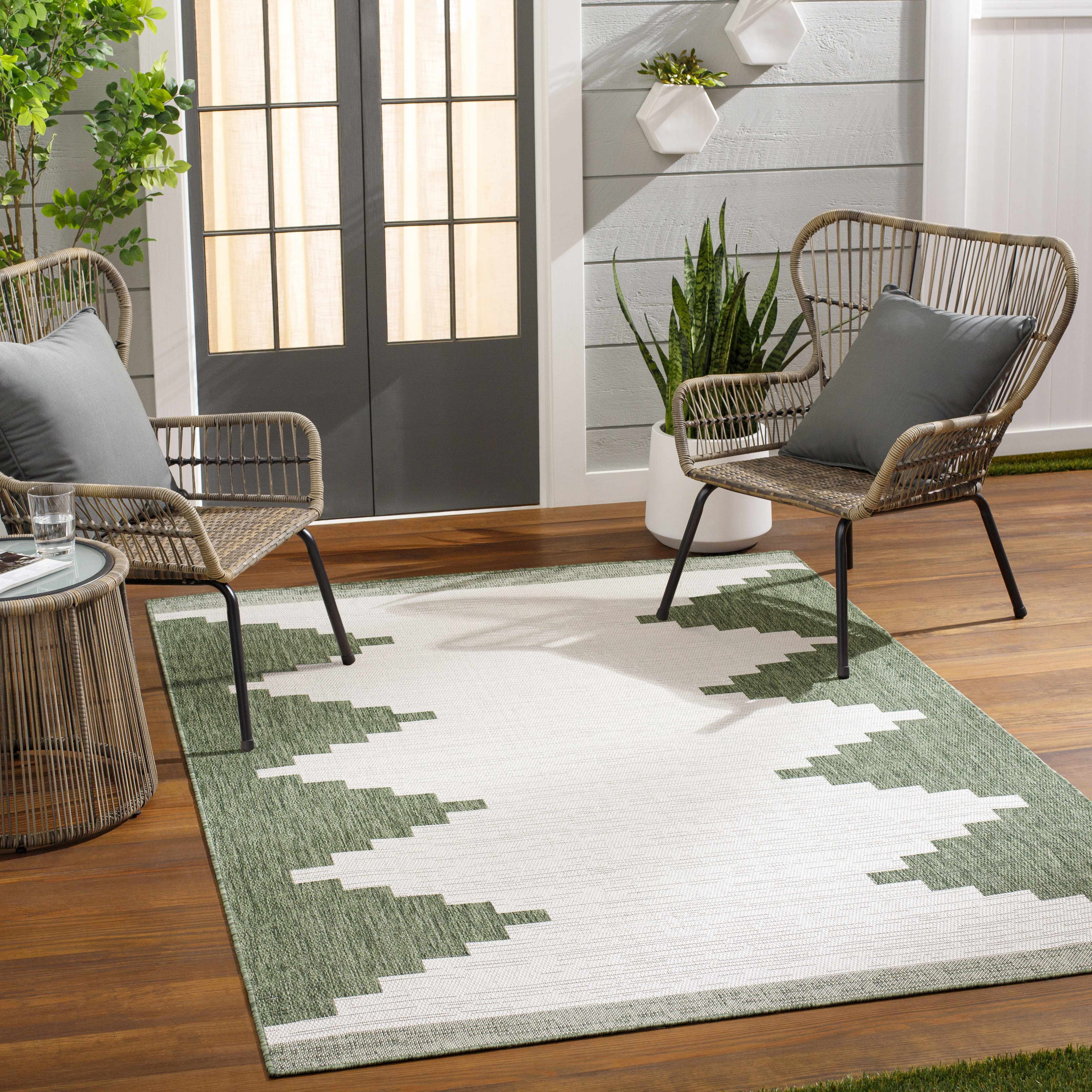 Dune Outdoor Rug  Aztec Pattern, 100% Polypropylene