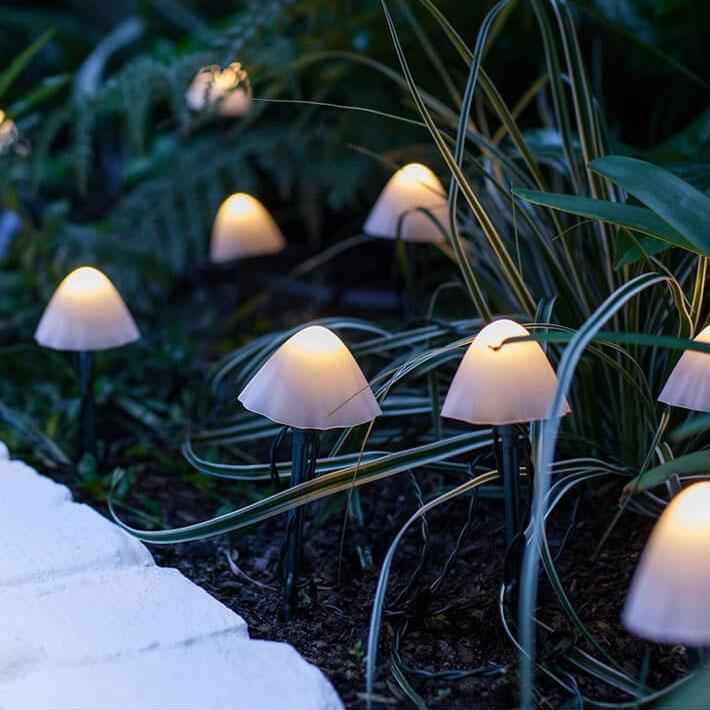 Modern Solar LED Mushroom String Lights for Outdoor Patios