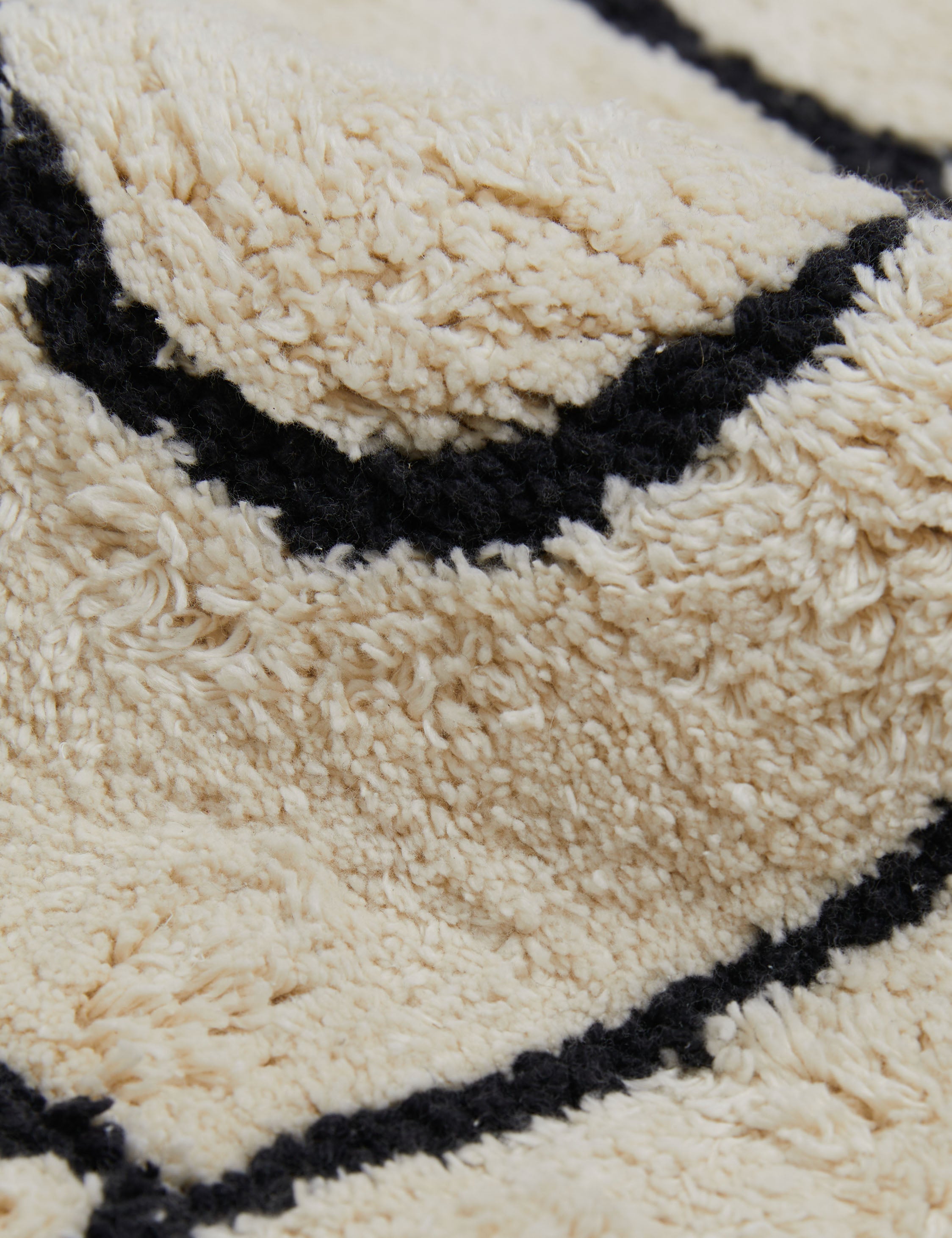 Bela Bath Mat | Plush Cotton, Machine Washable