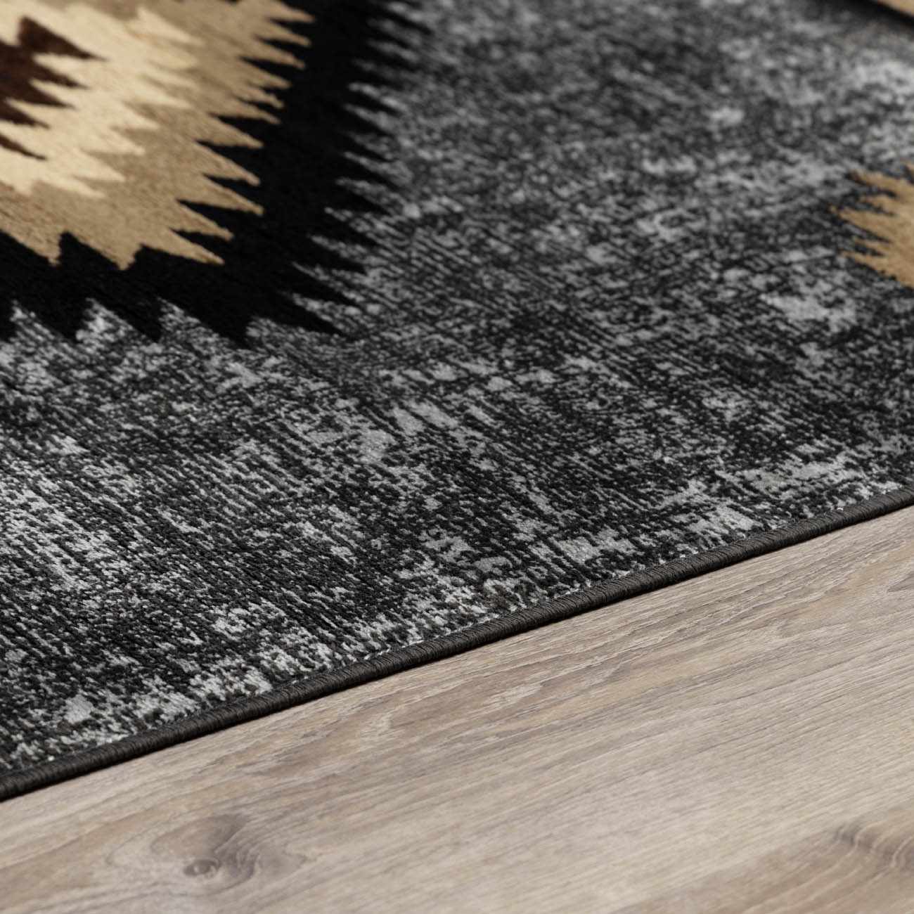 Bela Southwestern Area Rug  Aztec Diamond Pattern, 100% Polypropylene