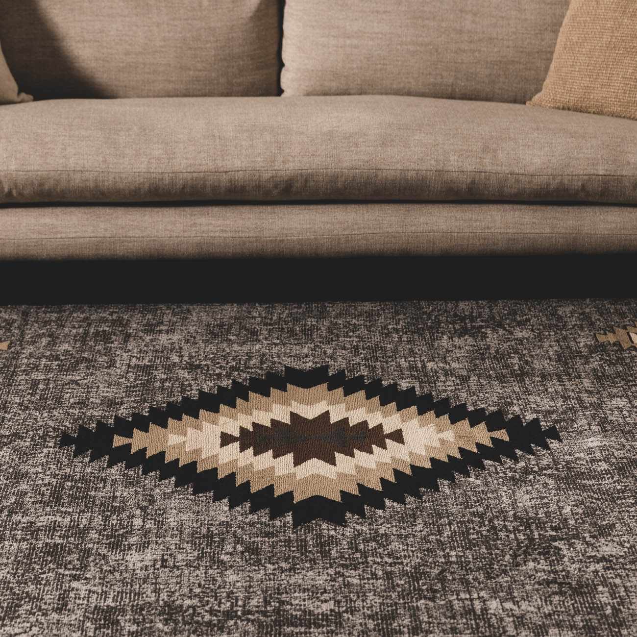 Bela Southwestern Area Rug  Aztec Diamond Pattern, 100% Polypropylene