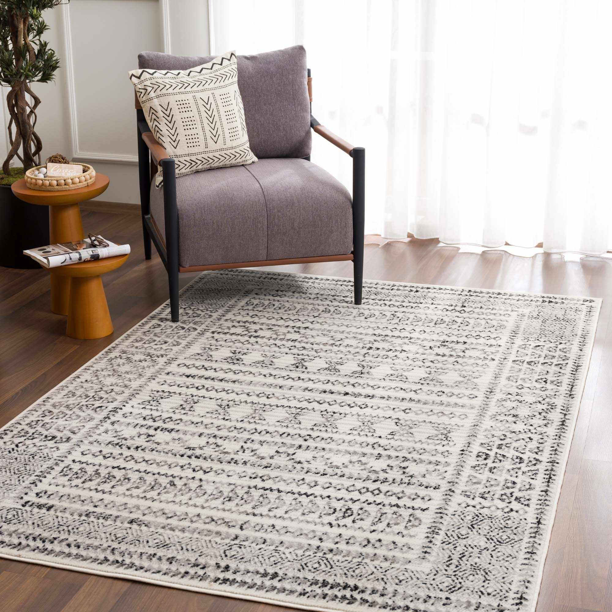 Grayson Area Rug  Machine Woven  Transitional Style  Medium Pile