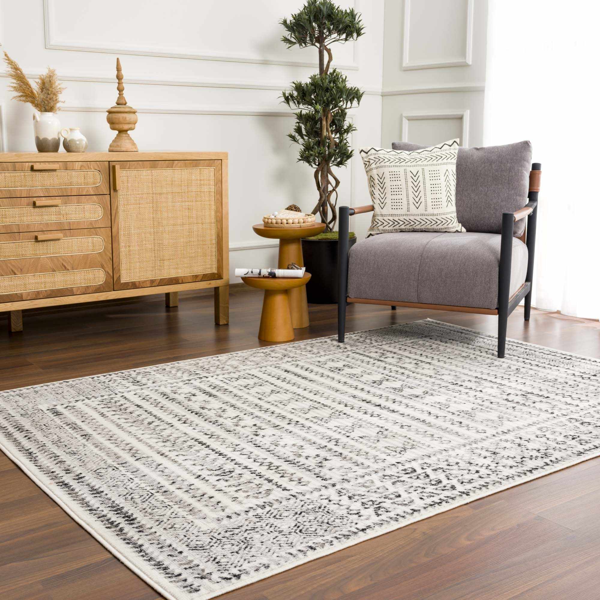Grayson Area Rug  Machine Woven  Transitional Style  Medium Pile