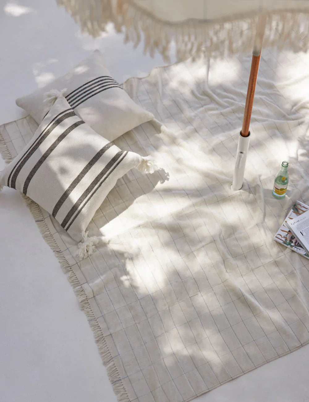 Kairo Indoor/Outdoor Pillow | Classic Stripe Design, Versatile Decor