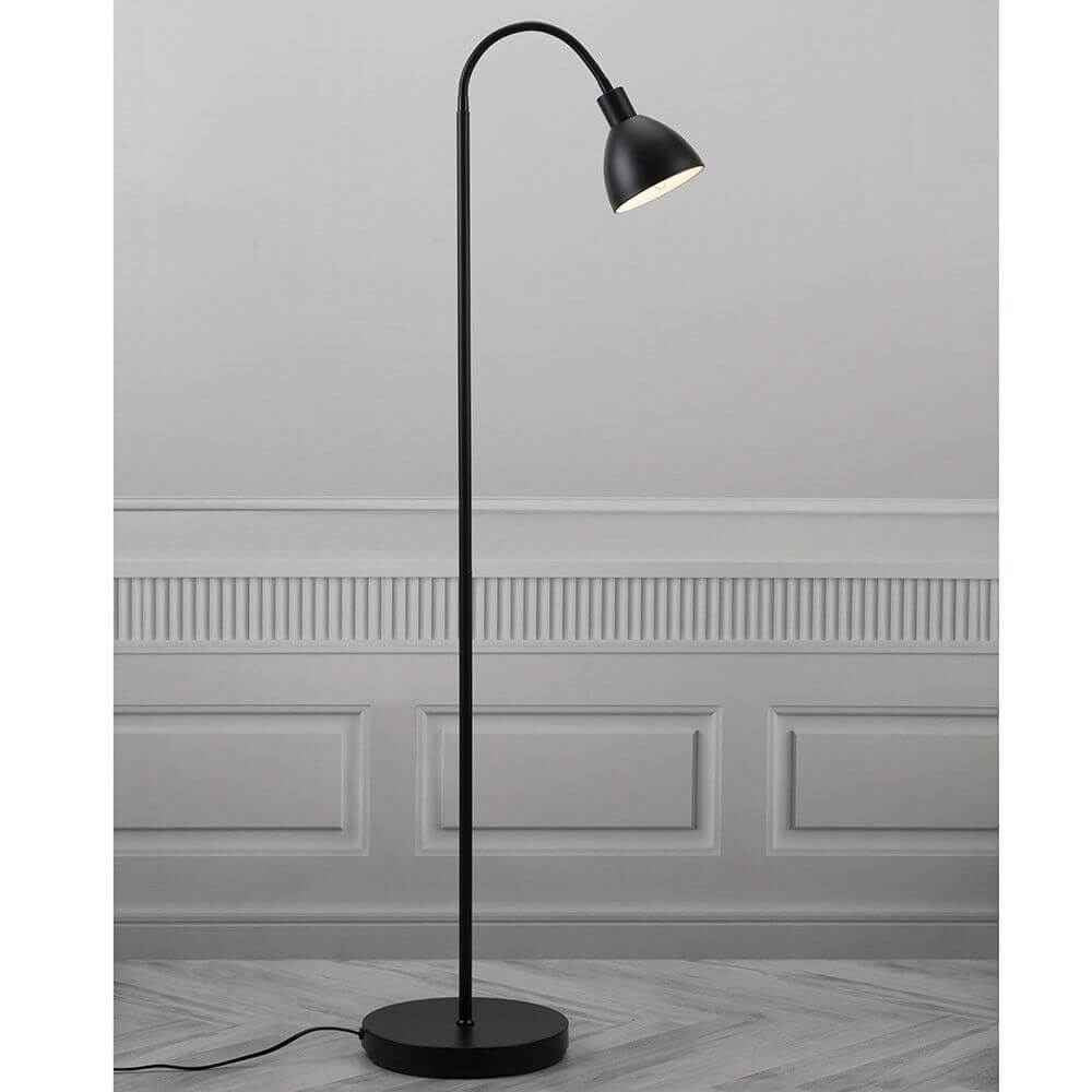 Rayo Floor Lamp | Black Metal, Rotatable Head