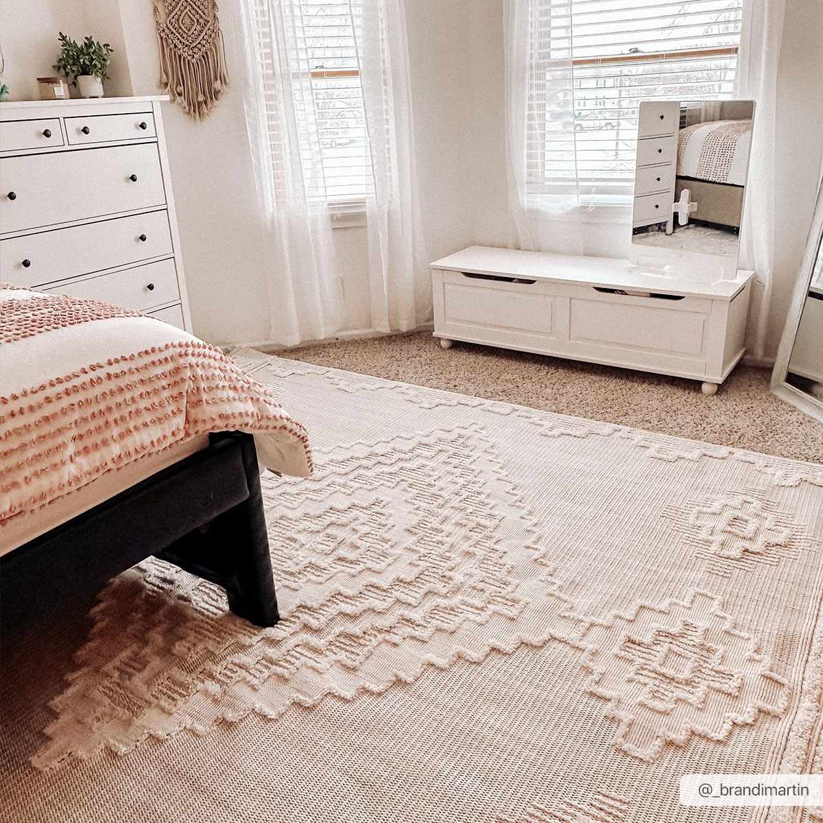 Rivo High-Low Rug  Machine Woven  Transitional Bohemian Style