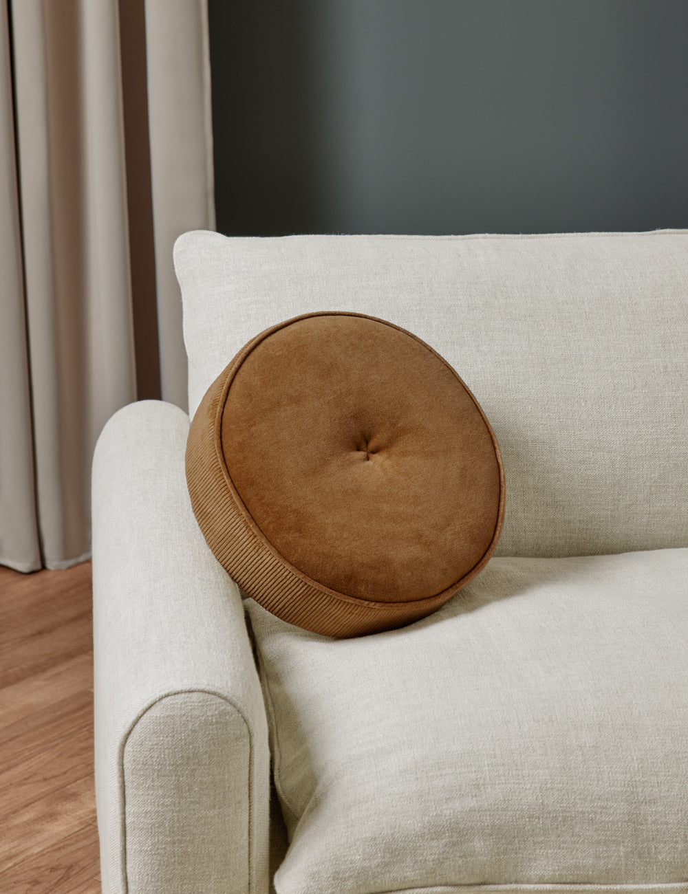 Bela Velvet Disc Pillow | Piped Edges, Ribbed Siding
