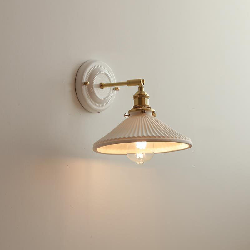 Classic Vintage Round Ceramic and Brass 1-Light Wall Sconce for Living Room
