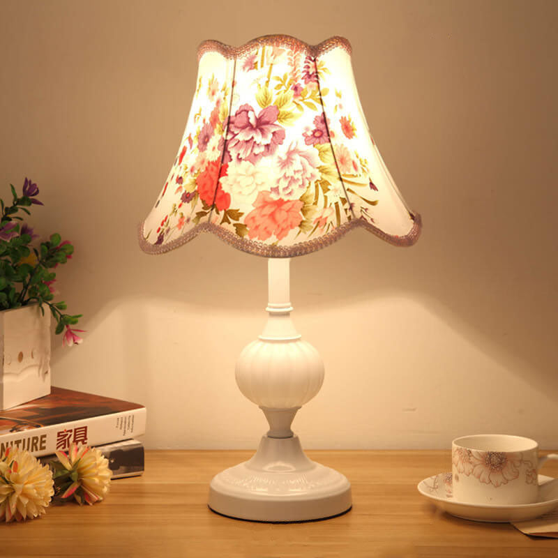 Vintage Nordic Floral Glass Table Lamp with Single Light