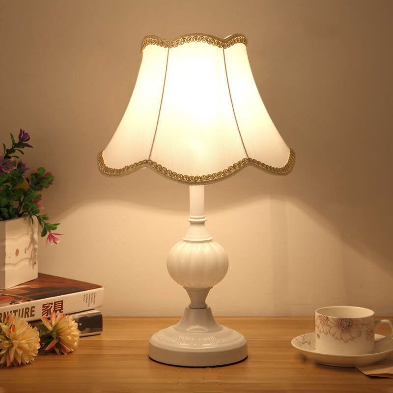 Vintage Nordic Floral Glass Table Lamp with Single Light