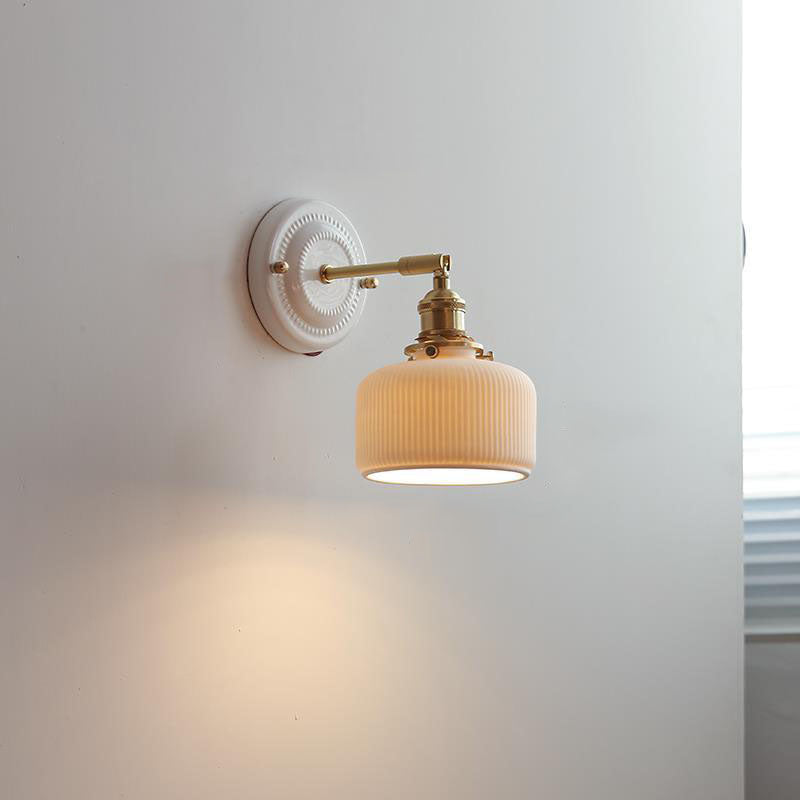 Classic Vintage Round Ceramic and Brass 1-Light Wall Sconce for Living Room