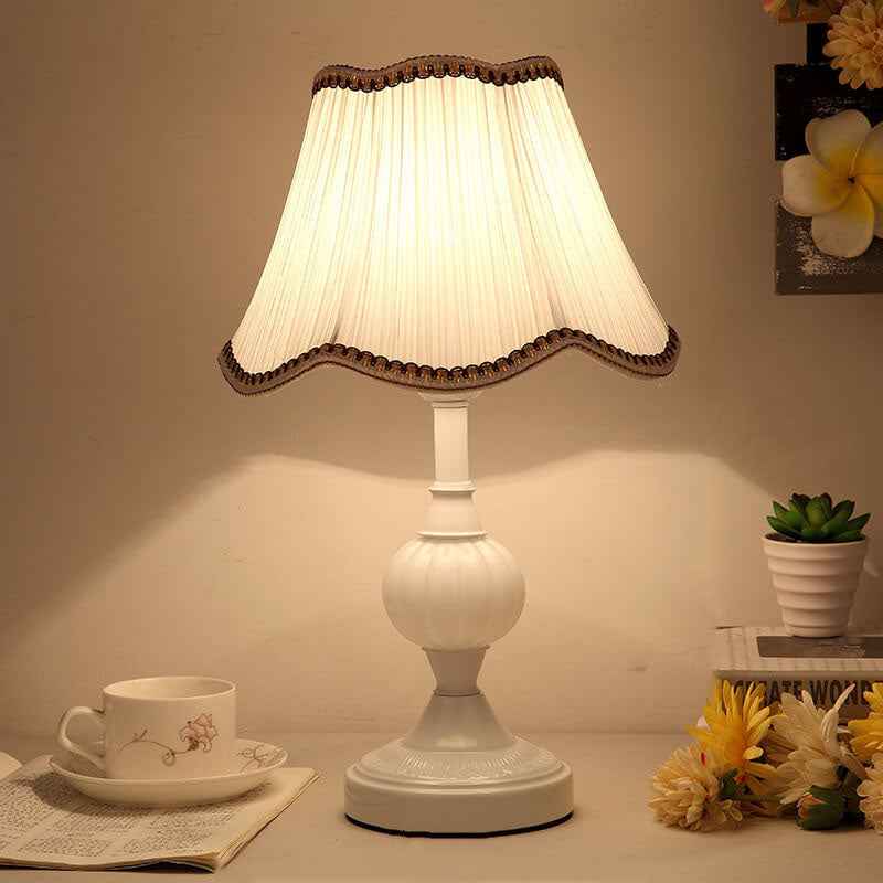 Vintage Nordic Floral Glass Table Lamp with Single Light