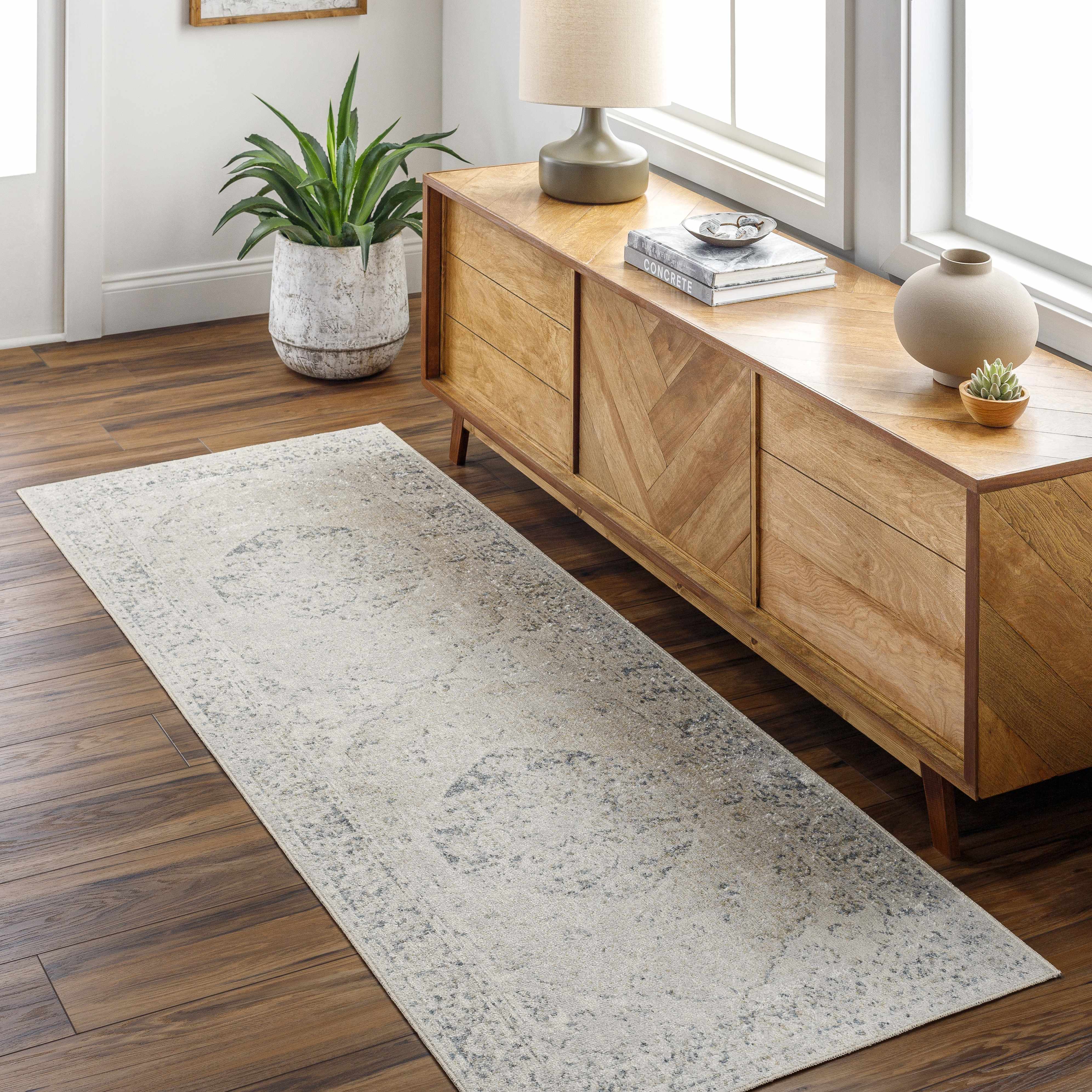 Rudo Washable Rug  Medium Pile  Machine Woven Polyester